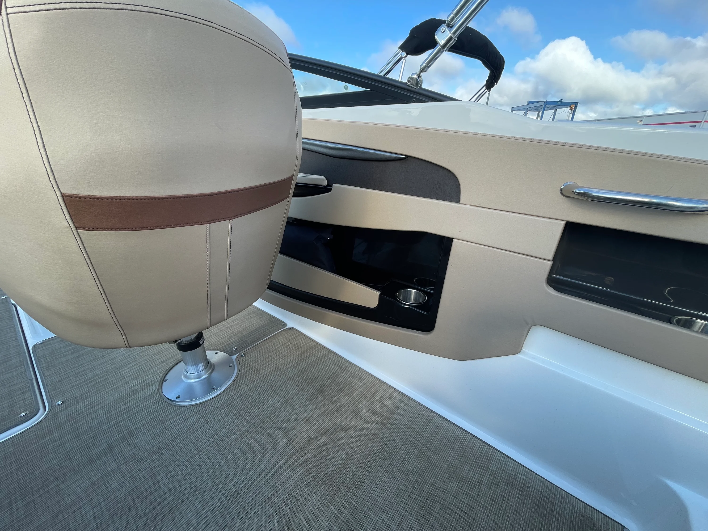 2017 Sea Ray 240 SUNDECK Image Thumbnail #35