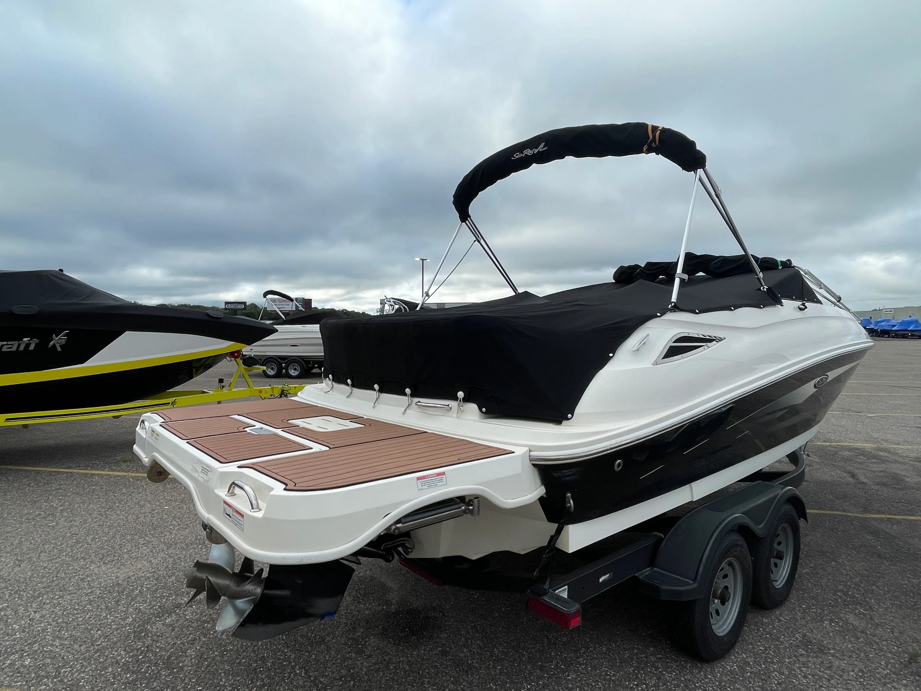 2017 Sea Ray 240 SUNDECK Image Thumbnail #10