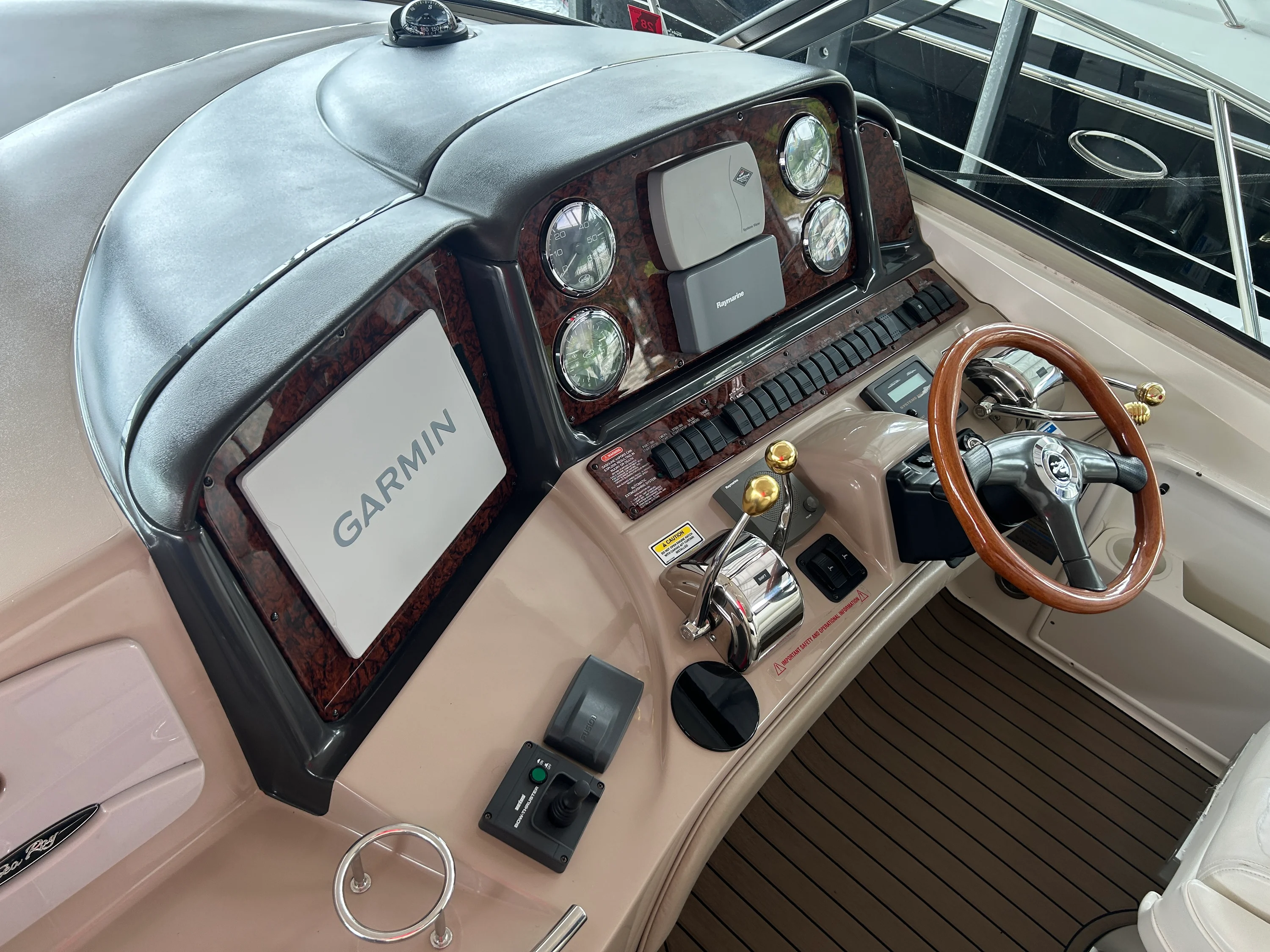 2004 Sea Ray 420 DA Image Thumbnail #6