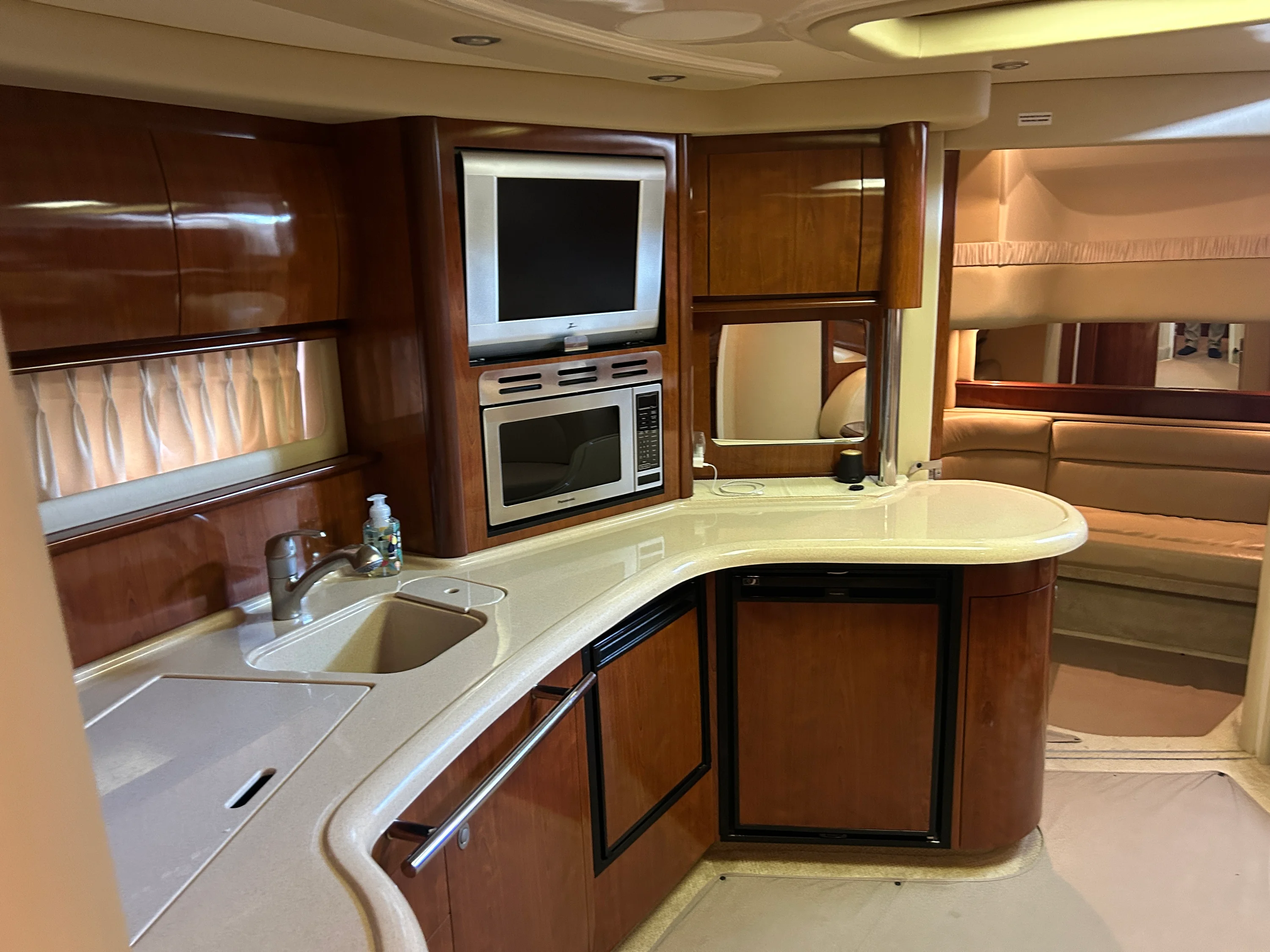 2004 Sea Ray 420 DA Image Thumbnail #14