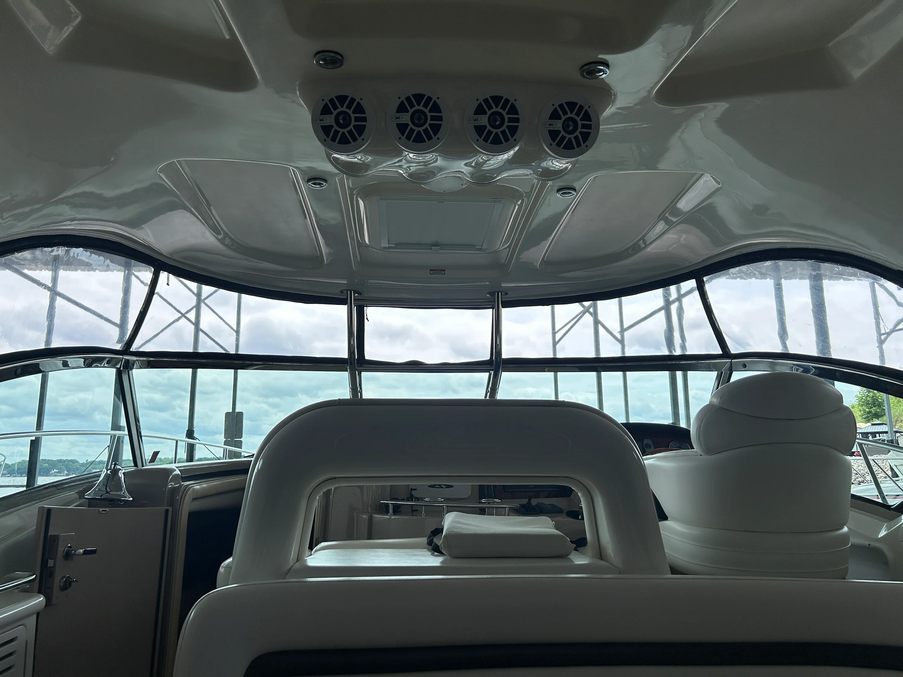 2004 Sea Ray 420 DA Image Thumbnail #11