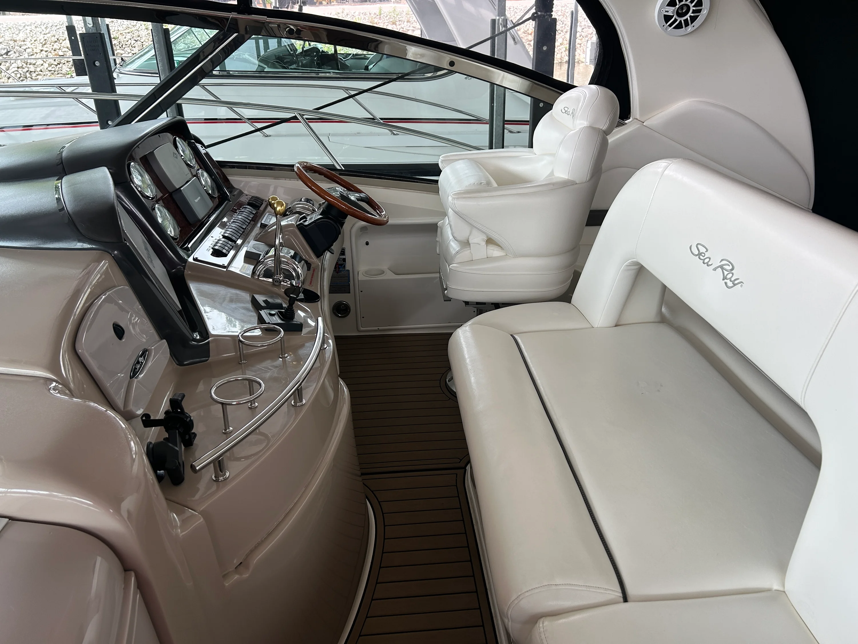 2004 Sea Ray 420 DA Image Thumbnail #5