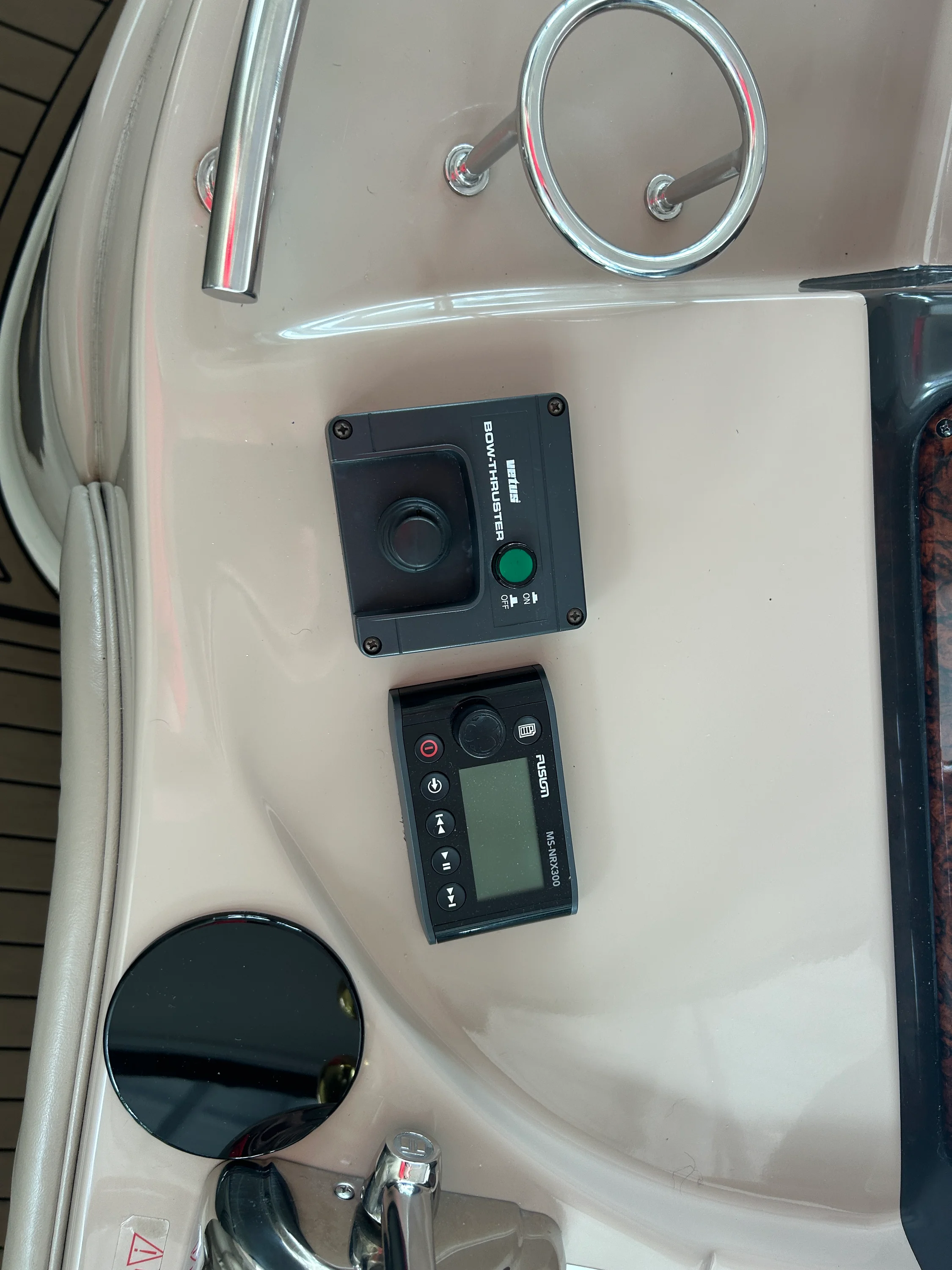2004 Sea Ray 420 DA Image Thumbnail #10