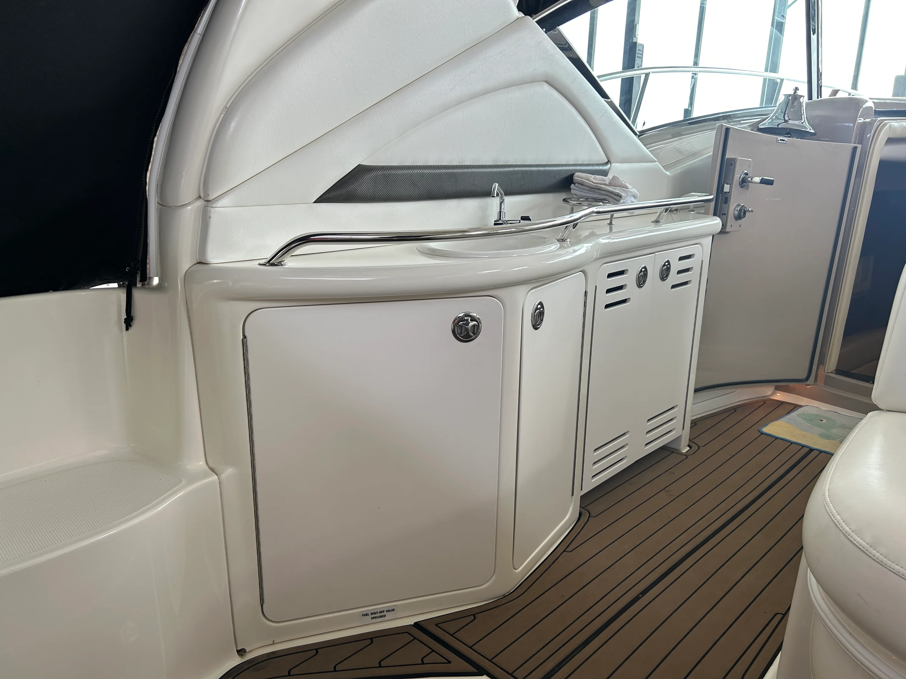 2004 Sea Ray 420 DA Image Thumbnail #12