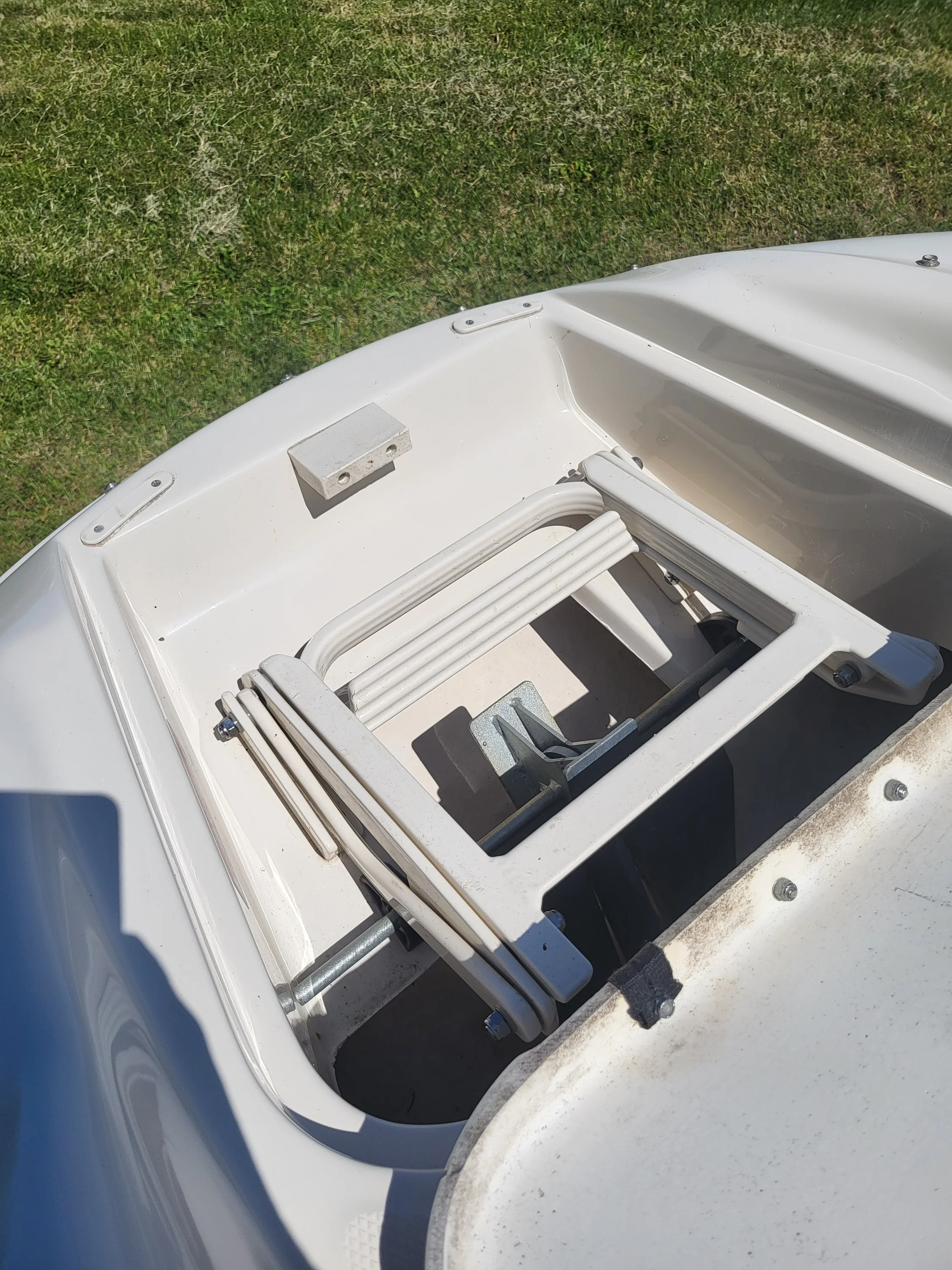 2005 Sea Ray SUNDECK Image Thumbnail #8