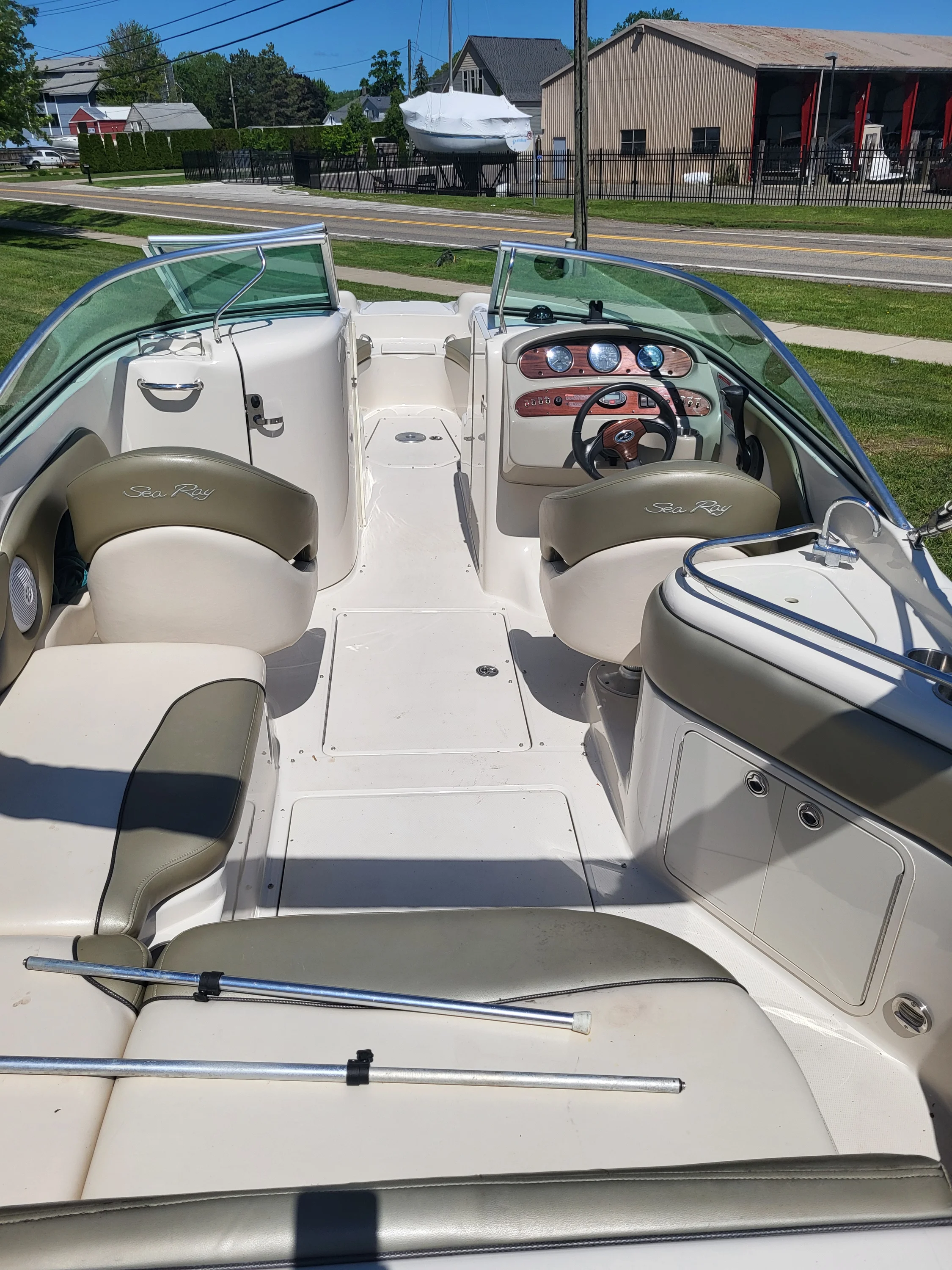 2005 Sea Ray SUNDECK Image Thumbnail #24