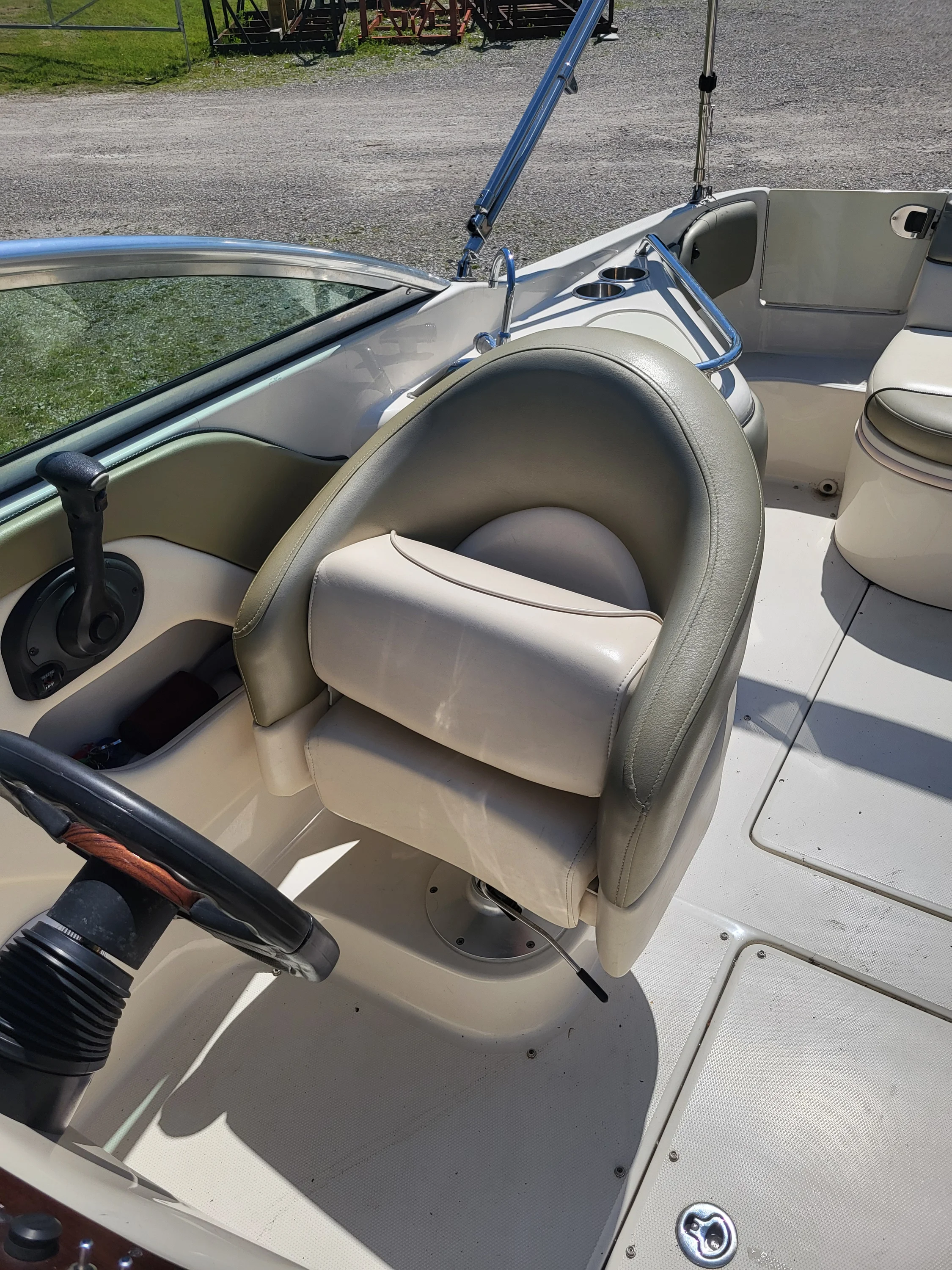 2005 Sea Ray SUNDECK Image Thumbnail #19