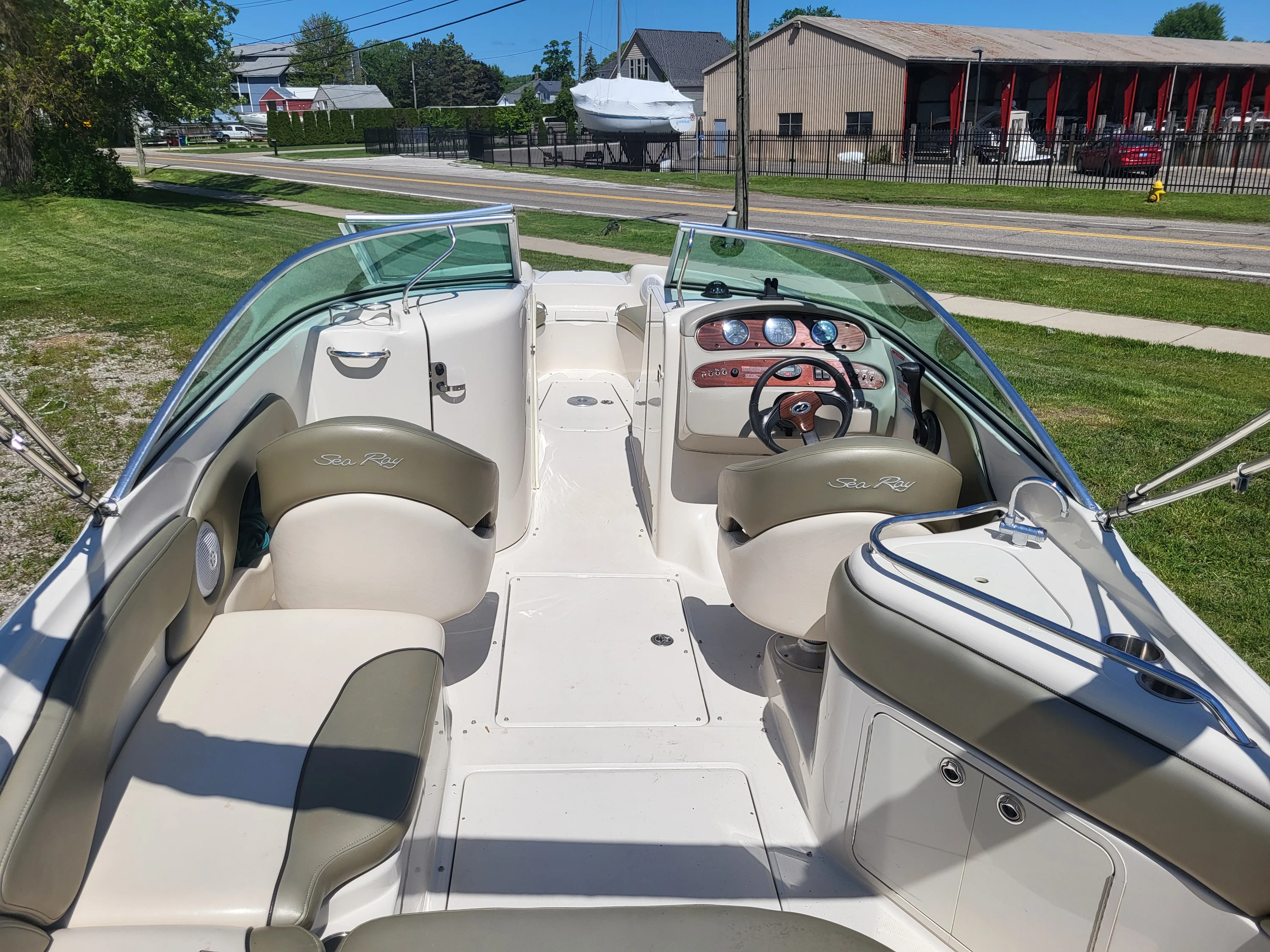 2005 Sea Ray SUNDECK Image Thumbnail #20