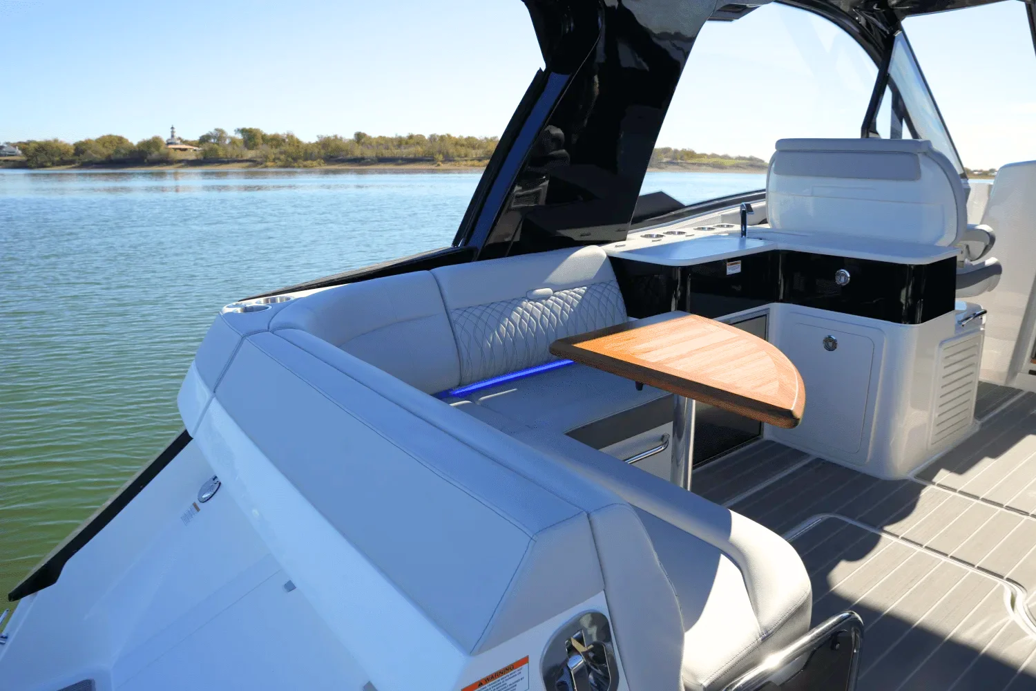 2025 Sea Ray 370 SUNDANCER Image Thumbnail #12