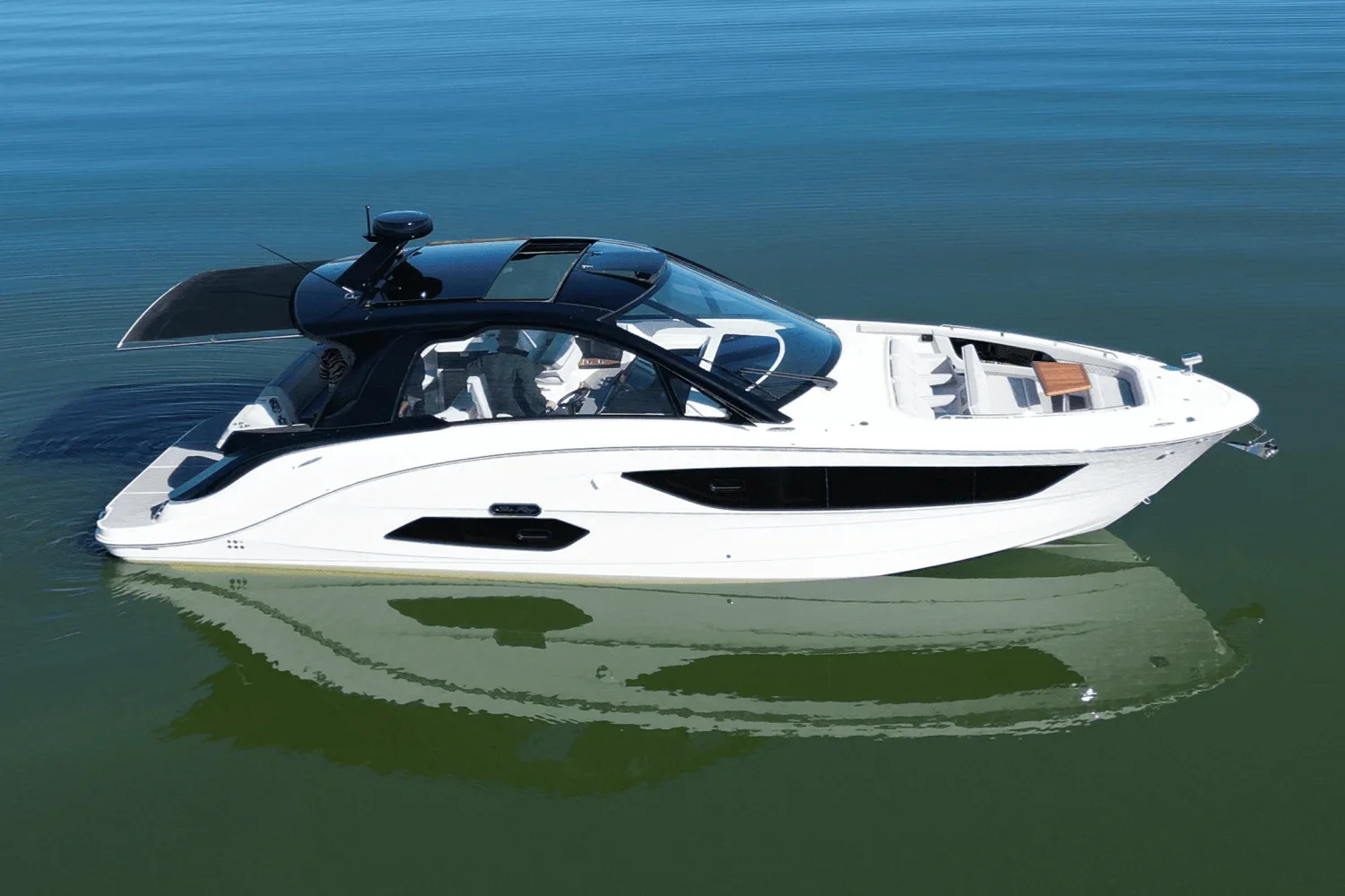 2025 Sea Ray 370 SUNDANCER Image Thumbnail #1