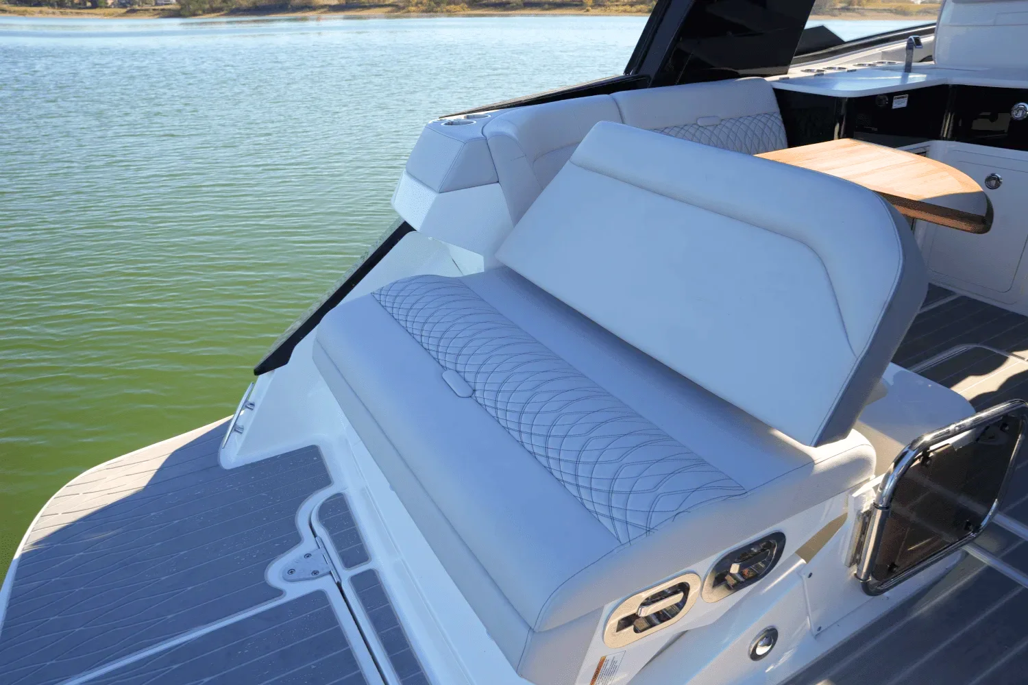 2025 Sea Ray 370 SUNDANCER Image Thumbnail #11