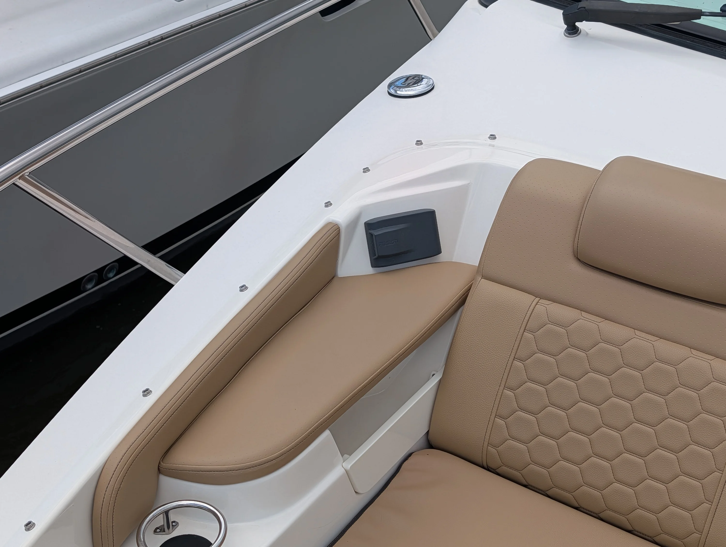 2019 Sea Ray 320 SUNDANCER Image Thumbnail #35