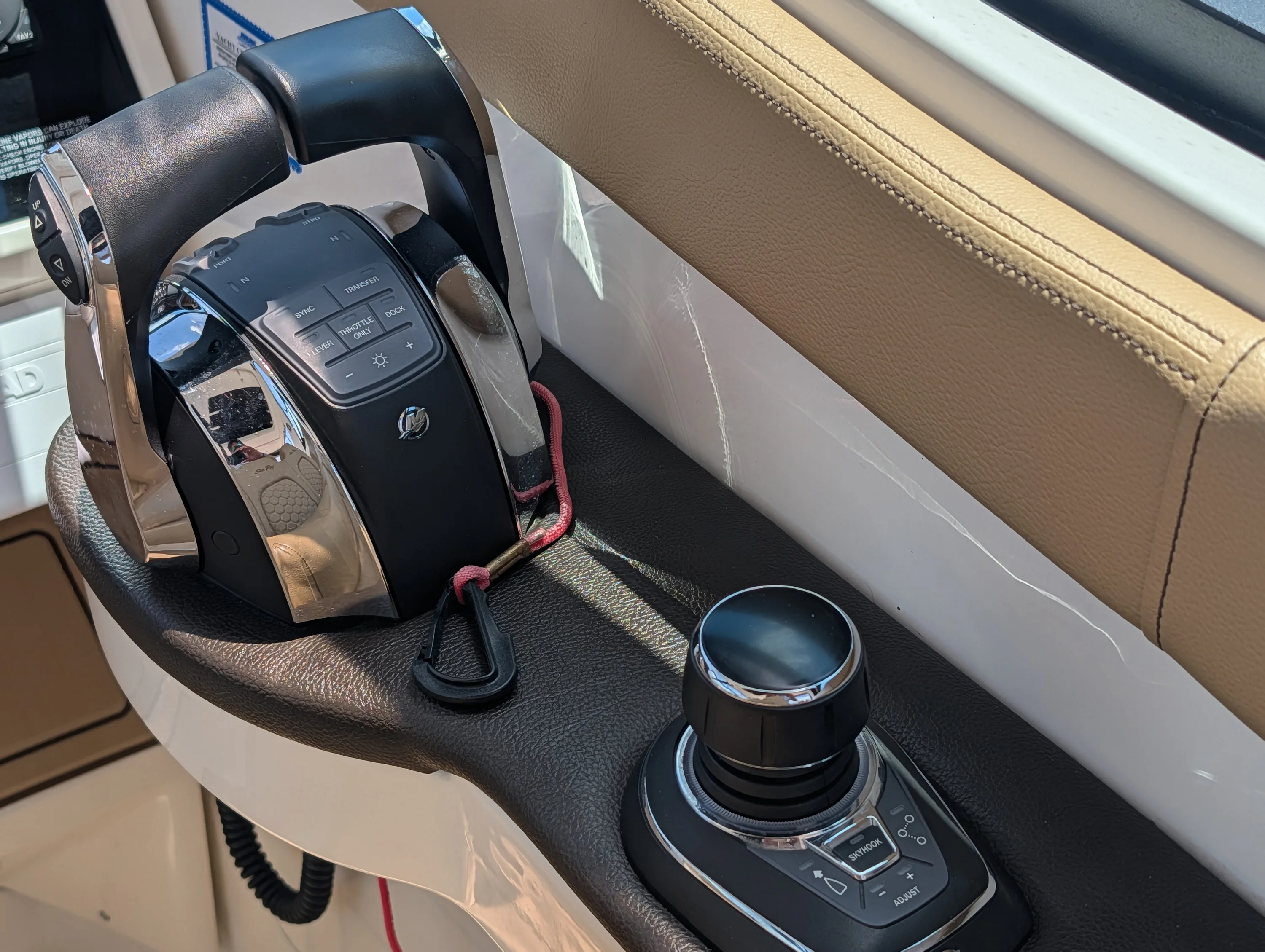 2019 Sea Ray 320 SUNDANCER Image Thumbnail #16