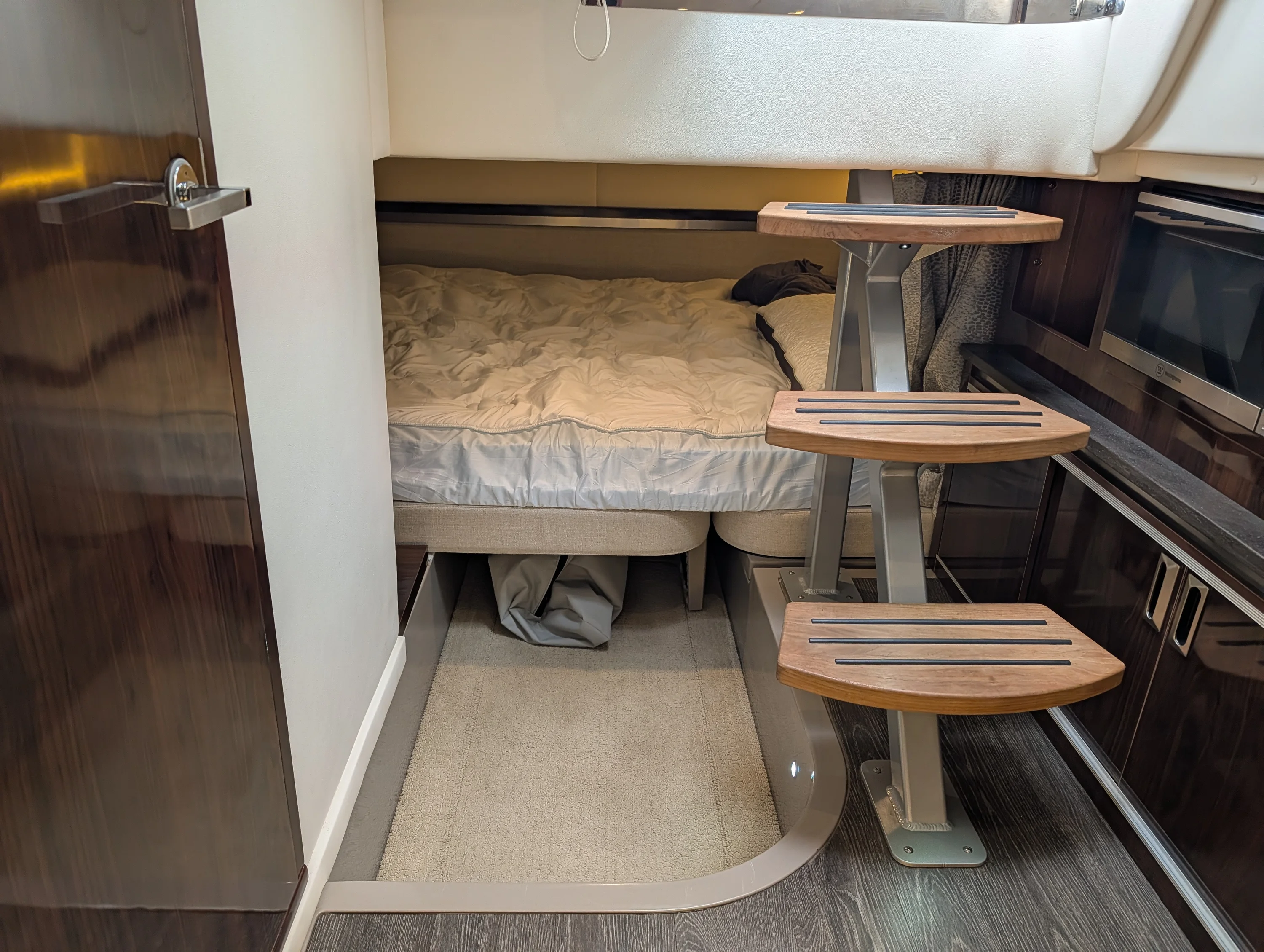 2019 Sea Ray 320 SUNDANCER Image Thumbnail #43