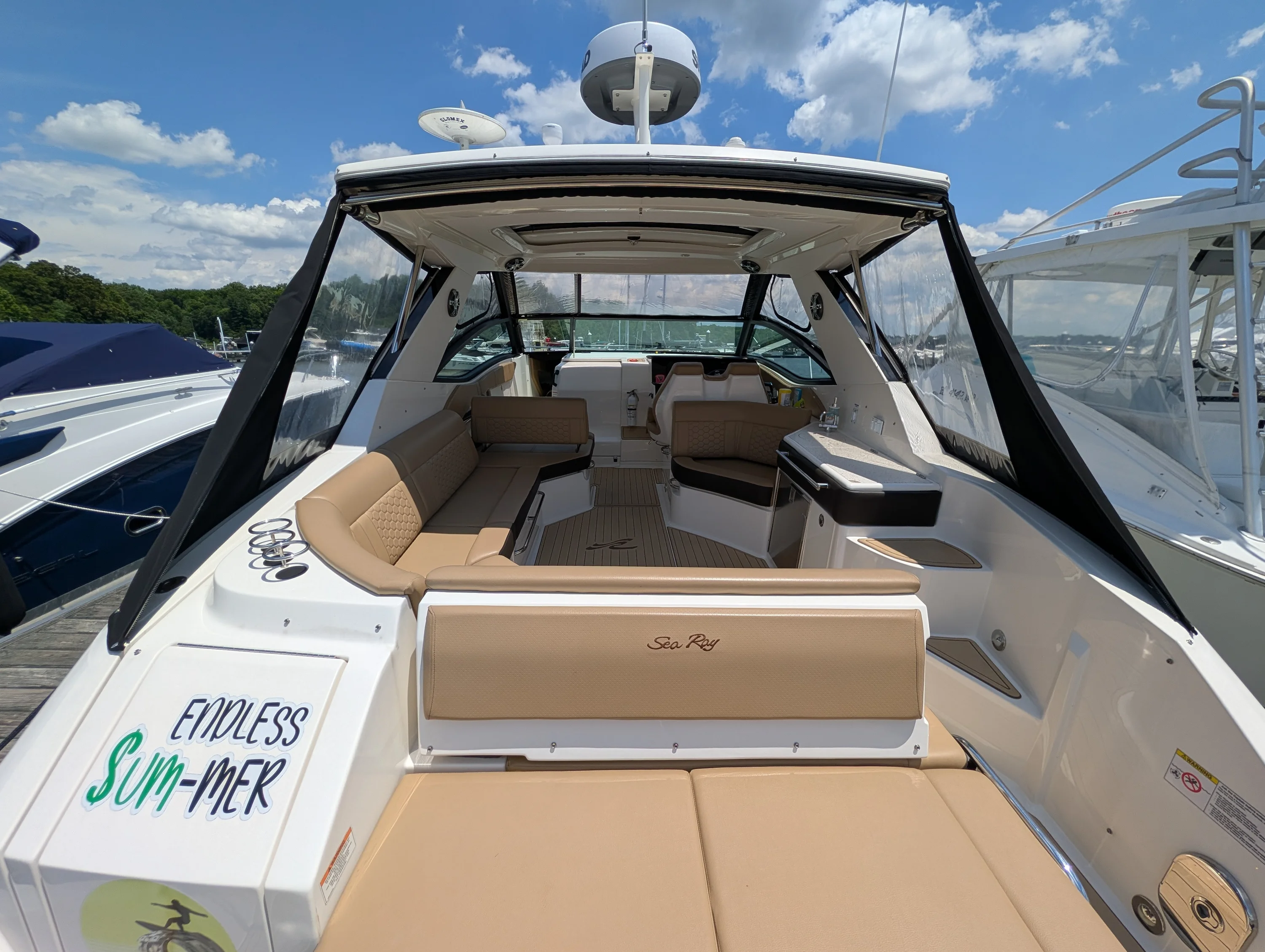 2019 Sea Ray 320 SUNDANCER Image Thumbnail #8