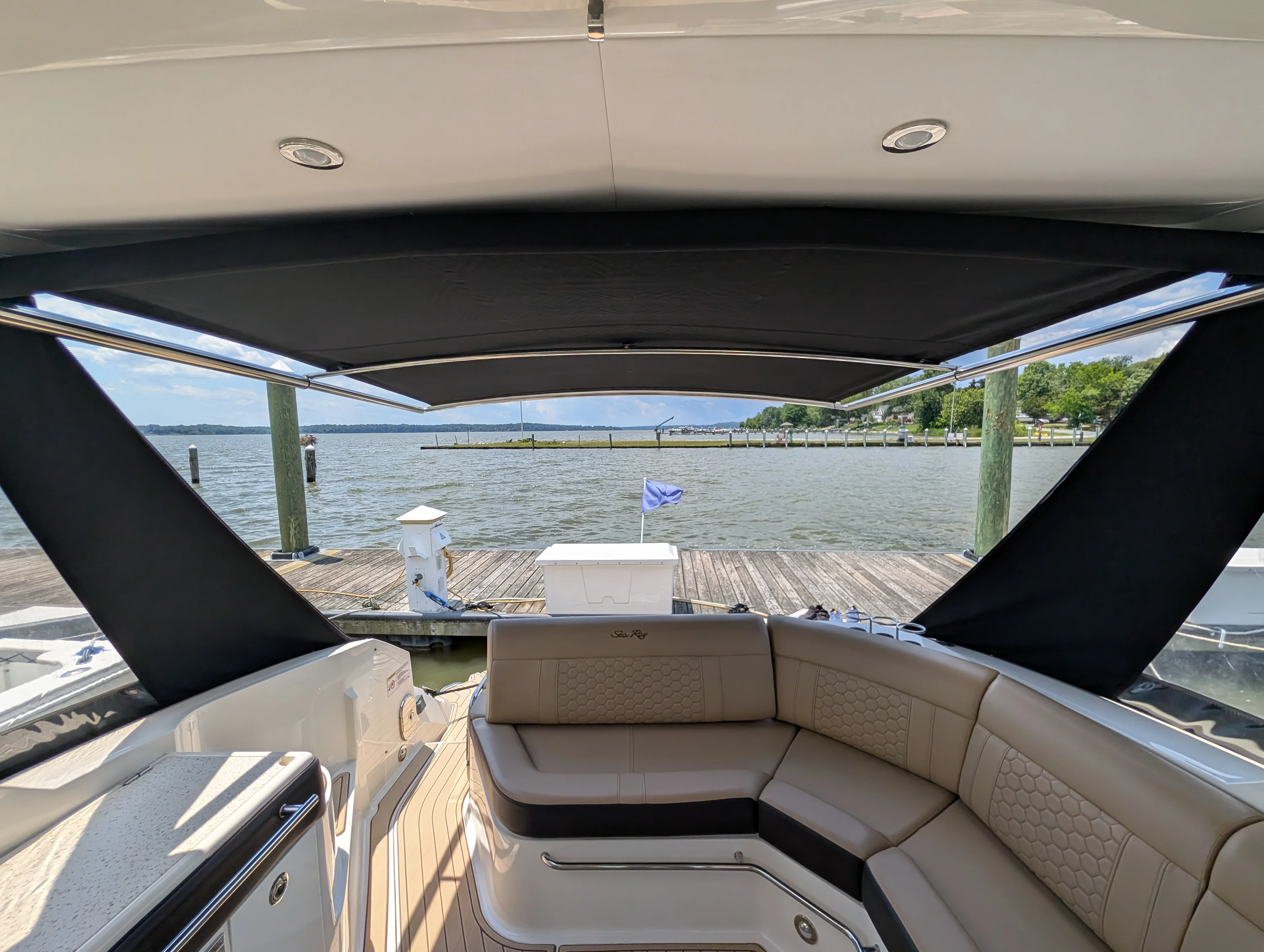 2019 Sea Ray 320 SUNDANCER Image Thumbnail #20