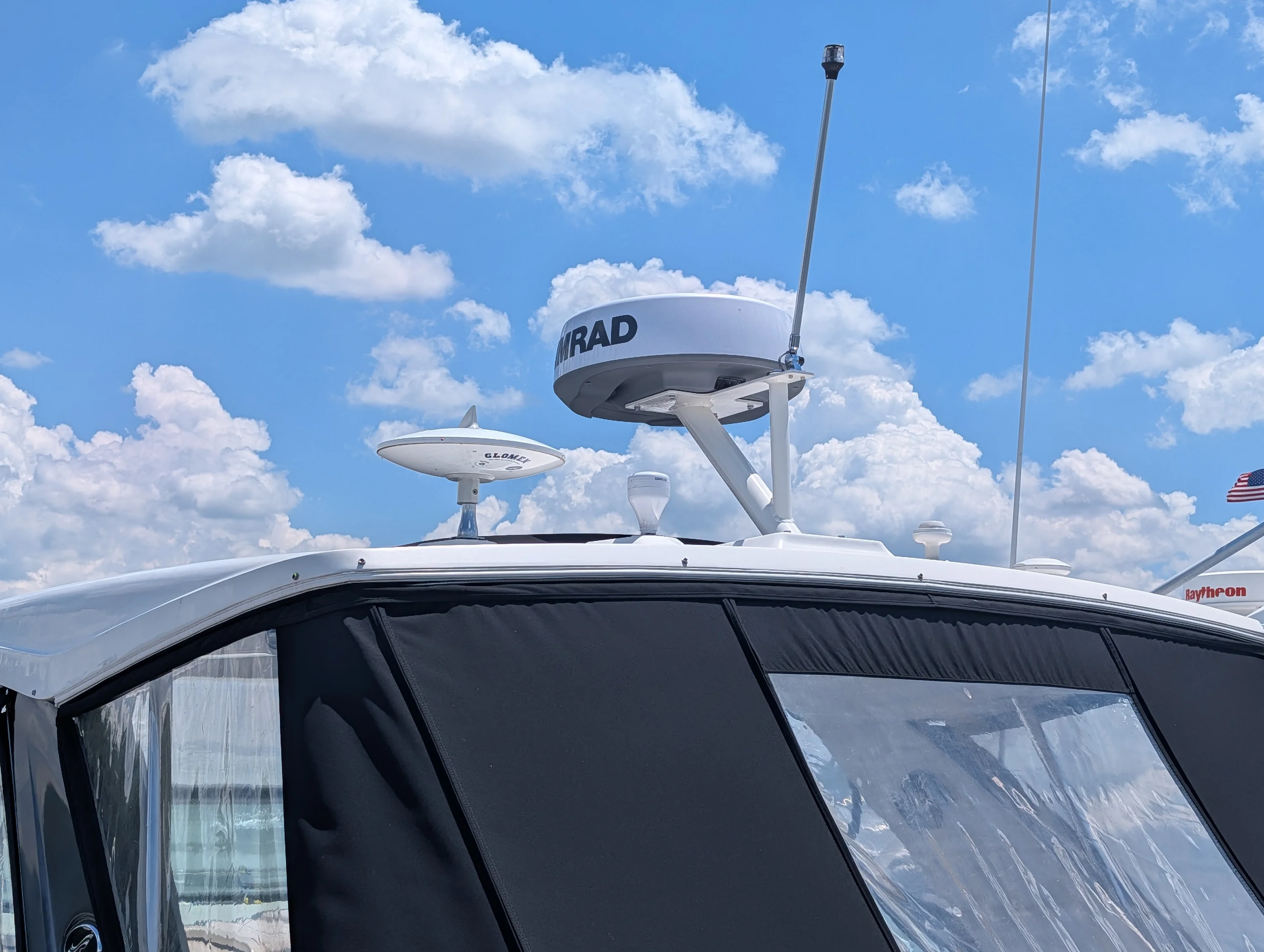 2019 Sea Ray 320 SUNDANCER Image Thumbnail #4