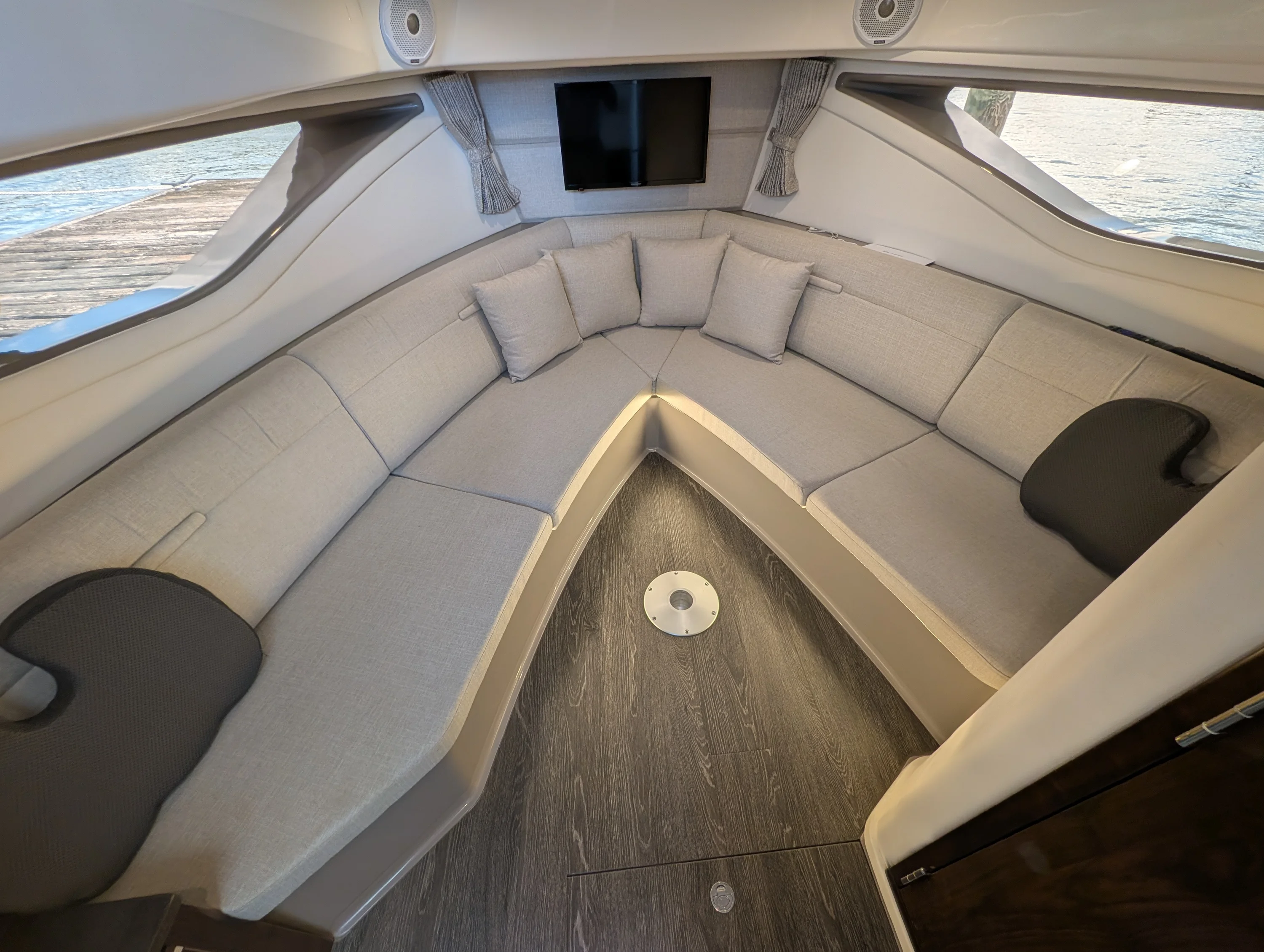 2019 Sea Ray 320 SUNDANCER Image Thumbnail #37