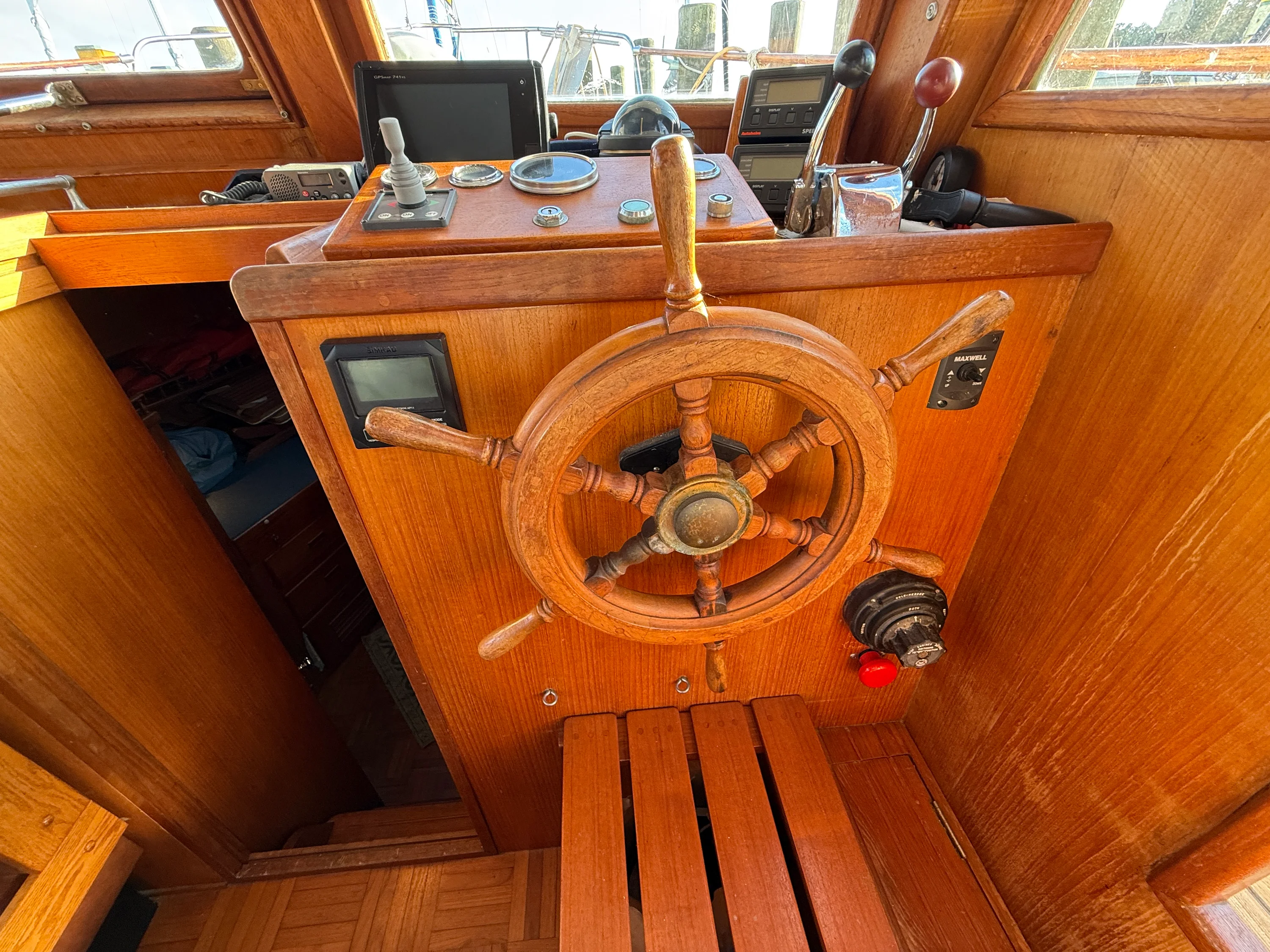 1981 Marine Trader DOUBLE CABIN Image Thumbnail #16
