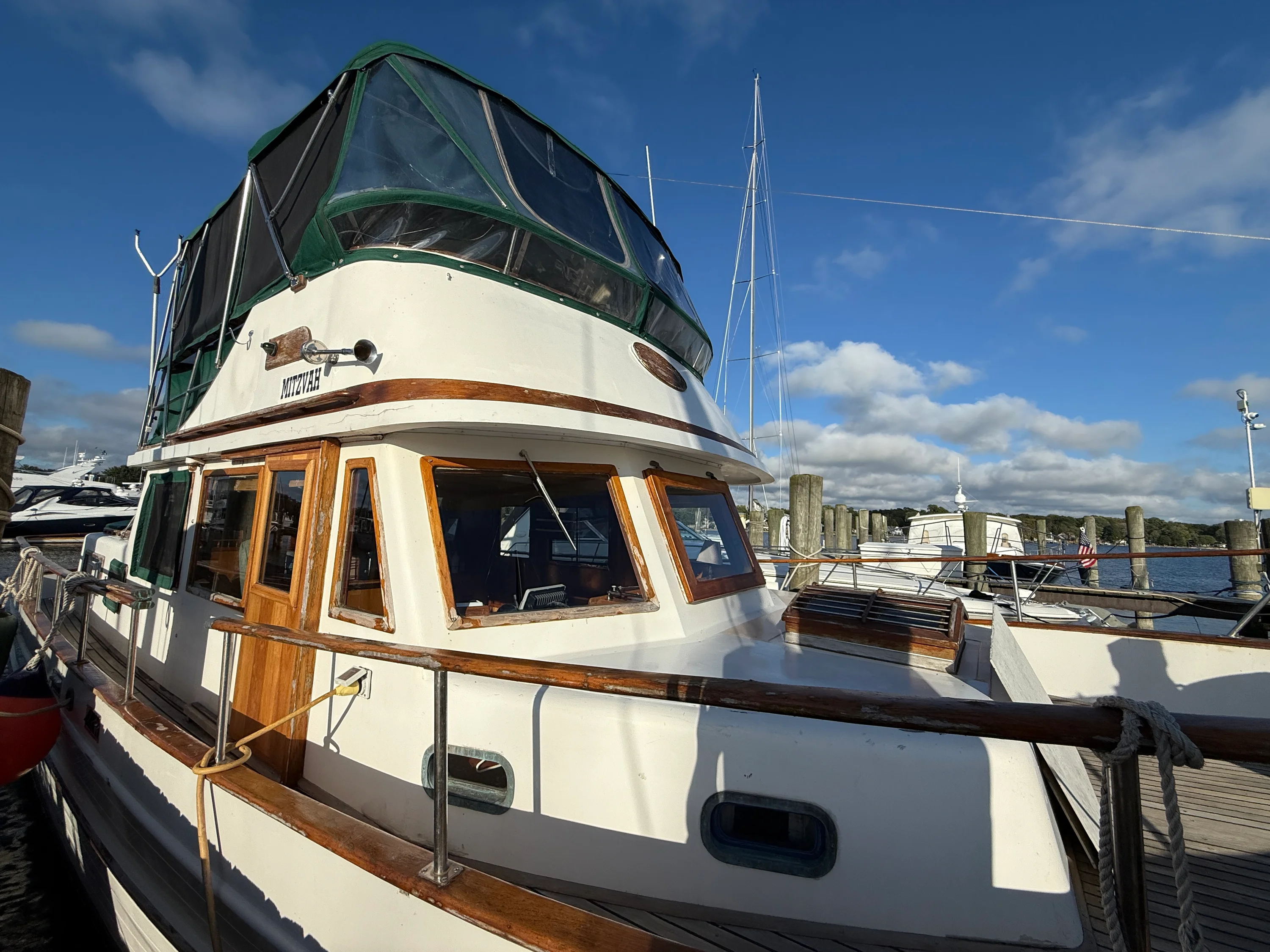 1981 Marine Trader DOUBLE CABIN Image Thumbnail #3
