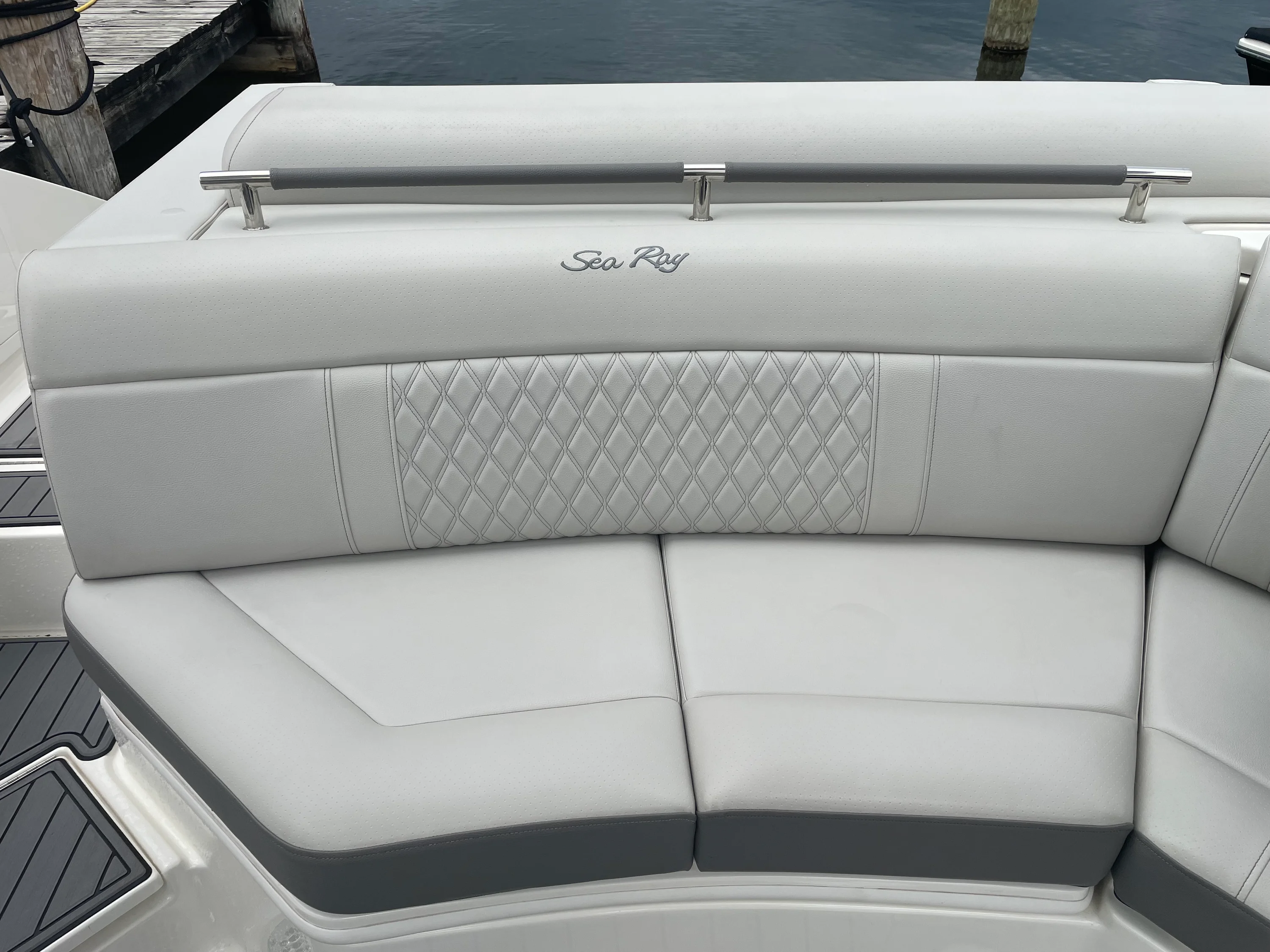 2021 Sea Ray SLX 310 Image Thumbnail #25