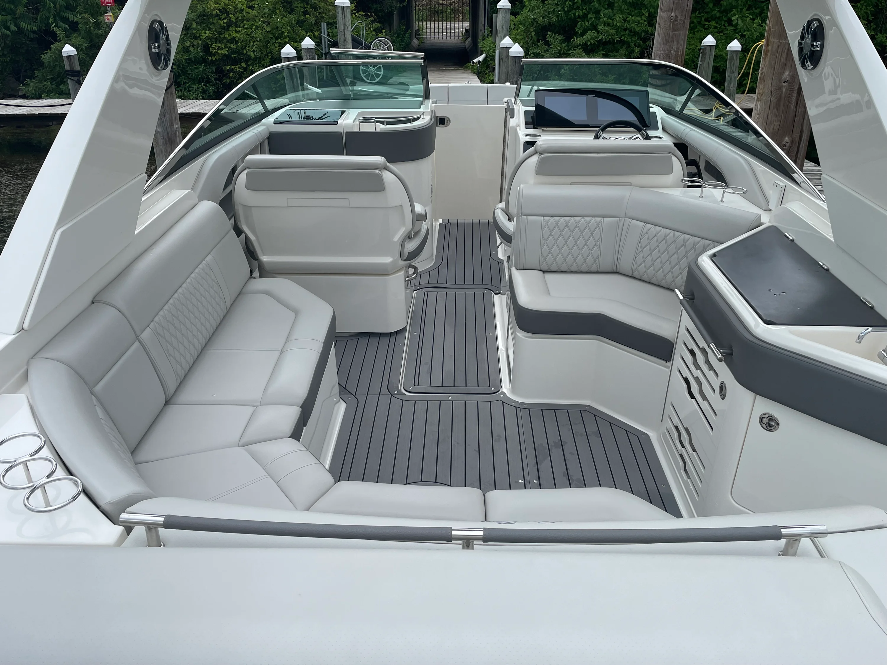 2021 Sea Ray SLX 310 Image Thumbnail #42