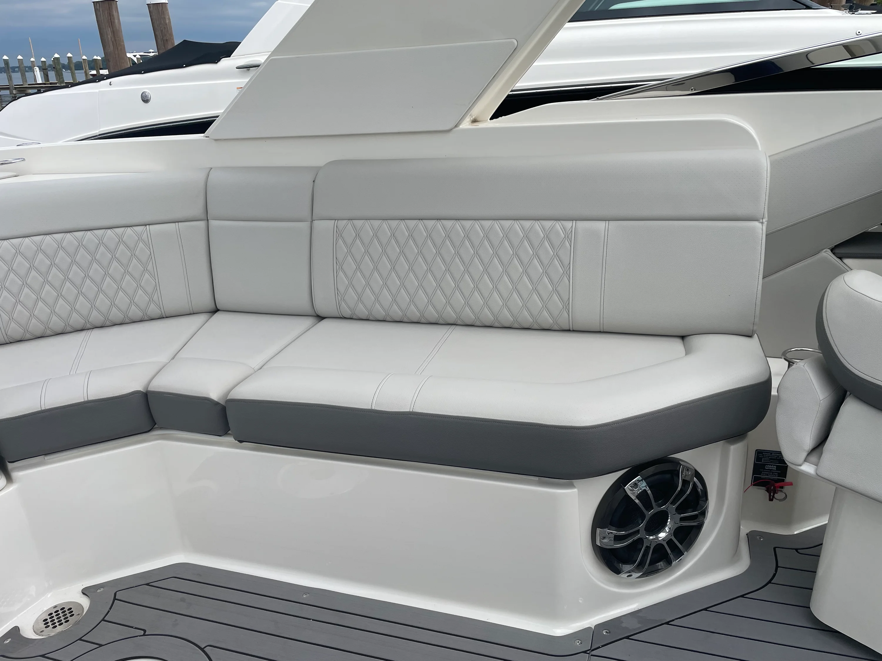 2021 Sea Ray SLX 310 Image Thumbnail #28