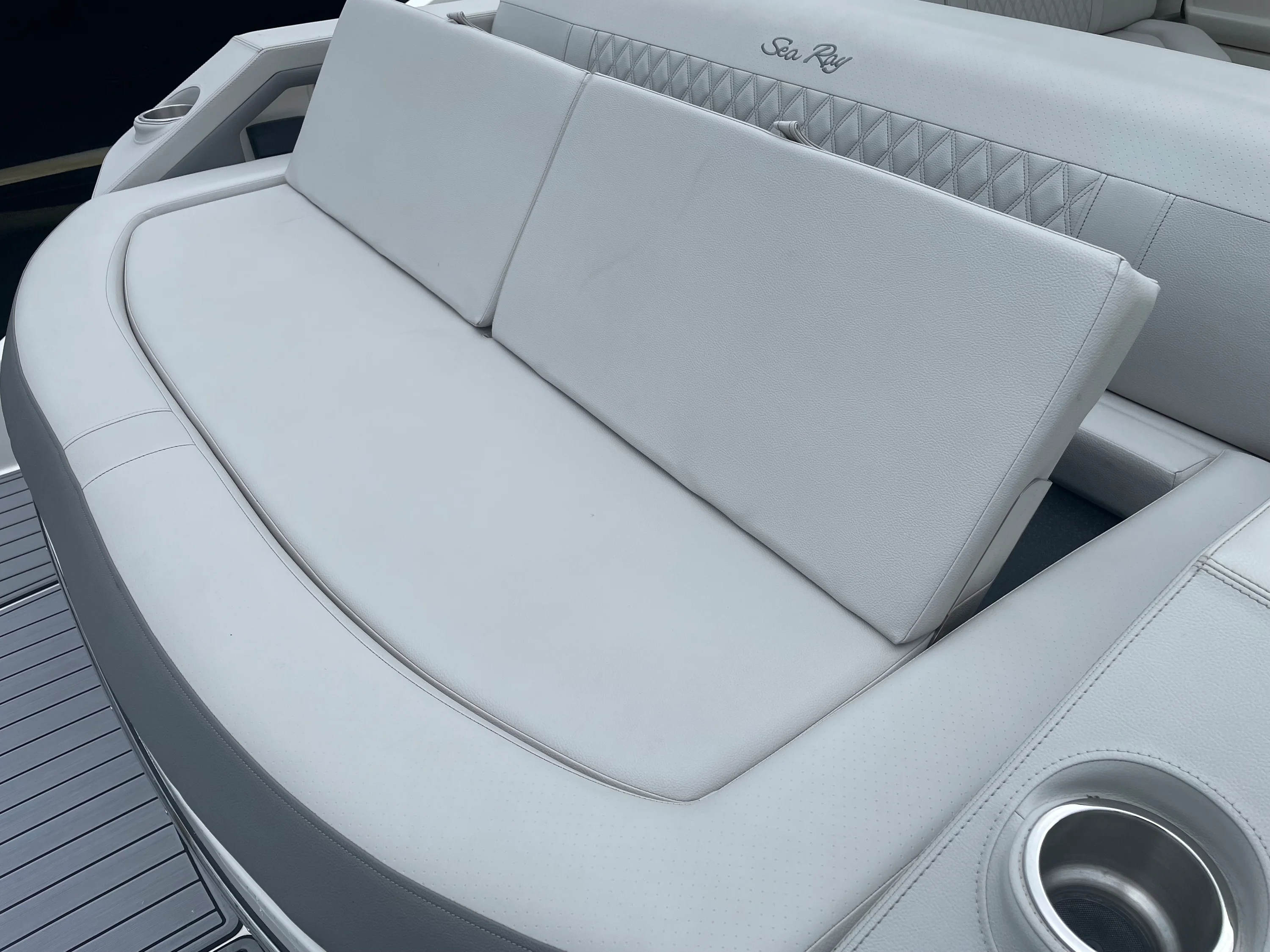 2021 Sea Ray SLX 310 Image Thumbnail #38