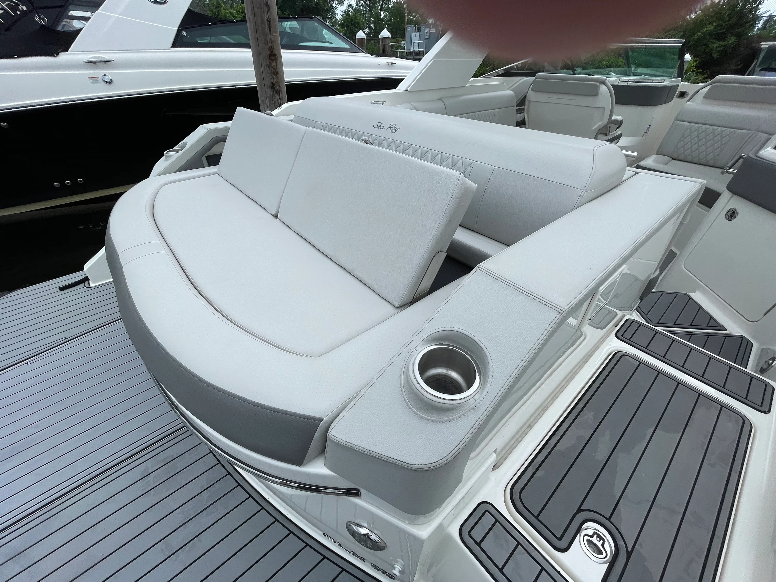 2021 Sea Ray SLX 310 Image Thumbnail #39