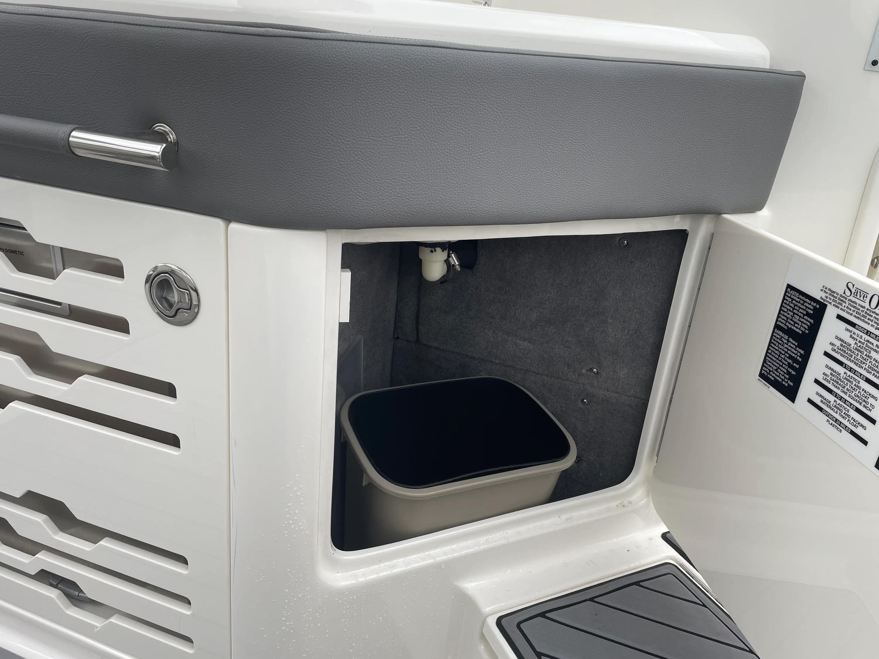 2021 Sea Ray SLX 310 Image Thumbnail #24