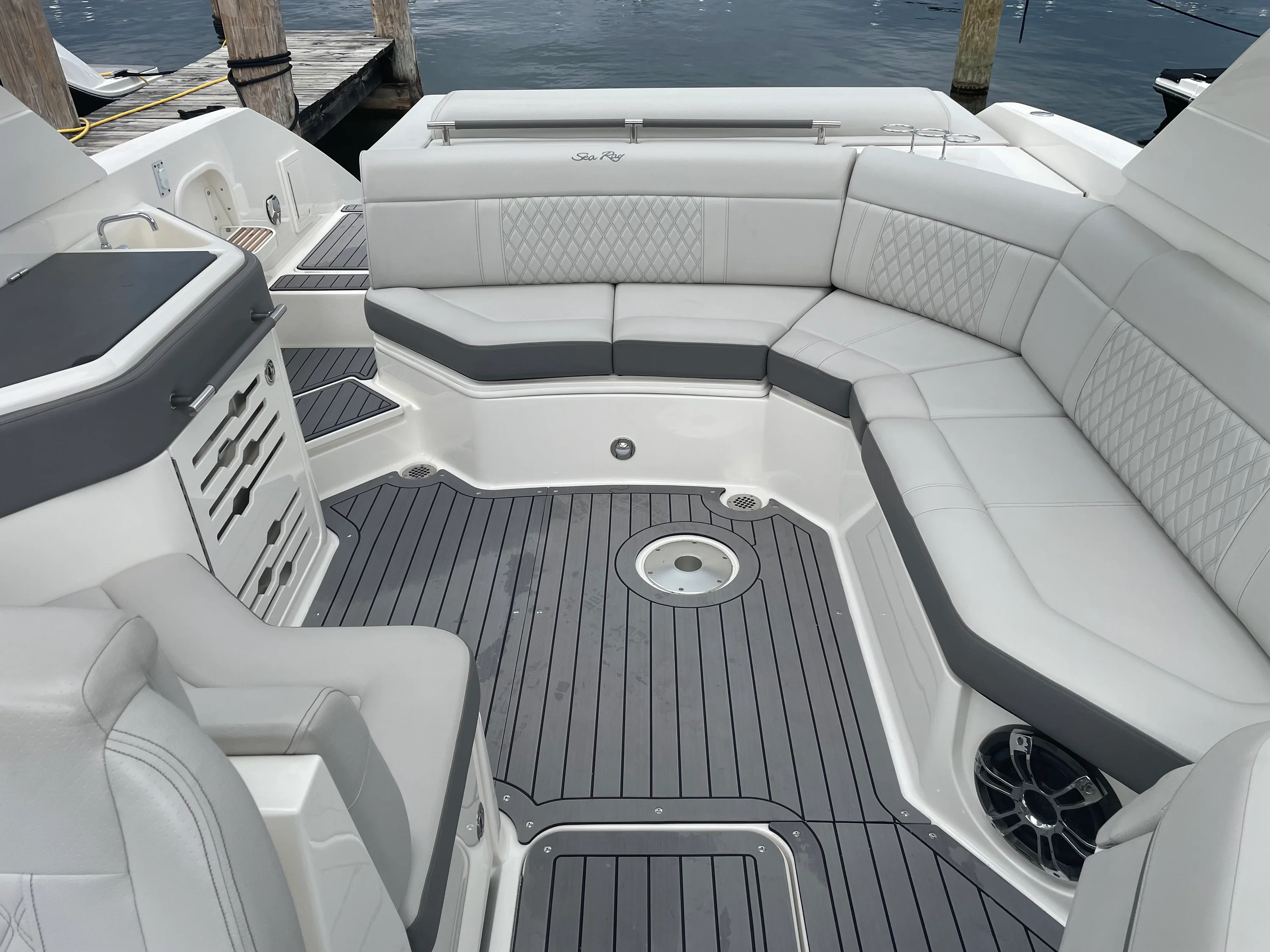 2021 Sea Ray SLX 310 Image Thumbnail #27