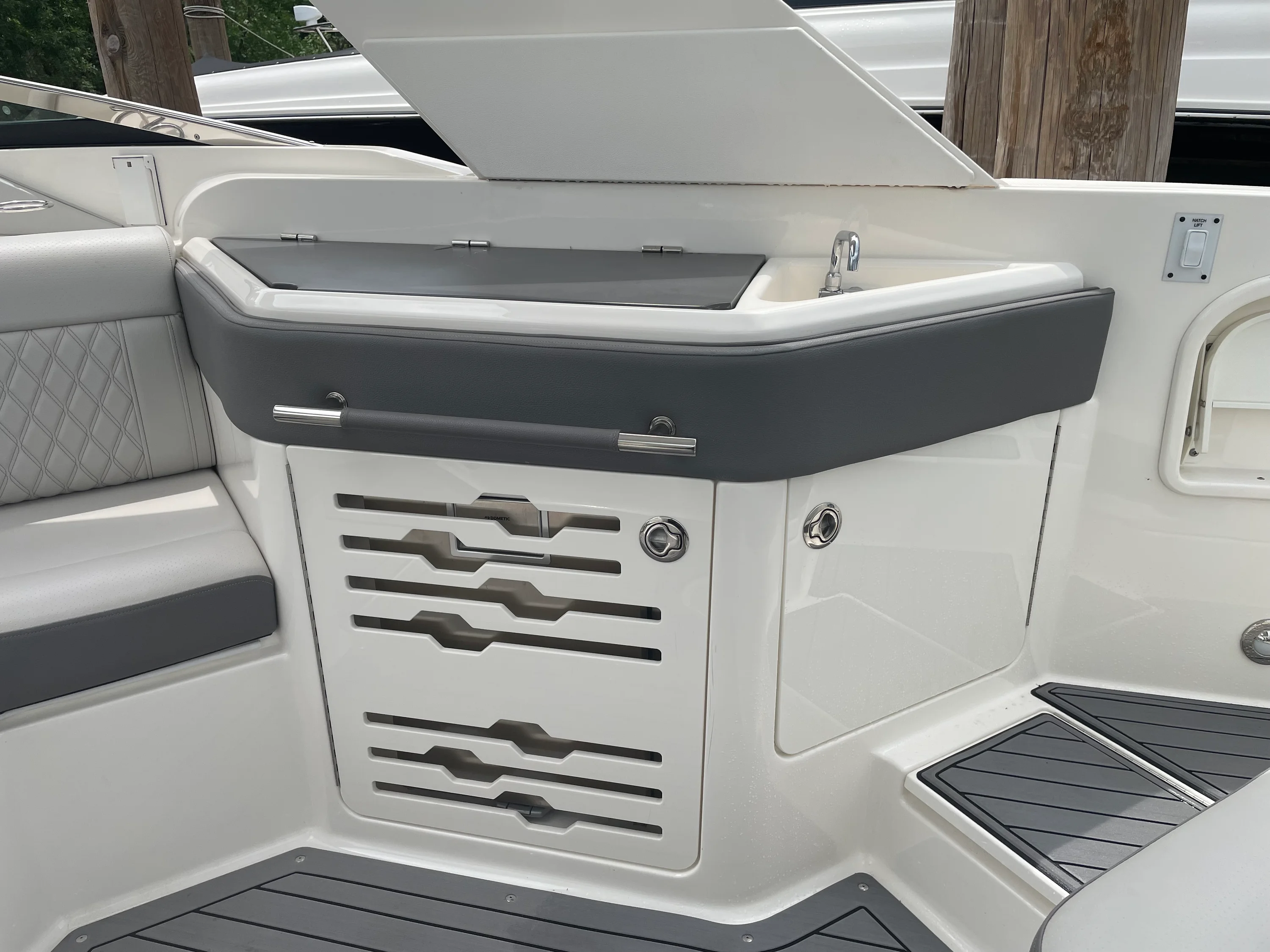 2021 Sea Ray SLX 310 Image Thumbnail #22