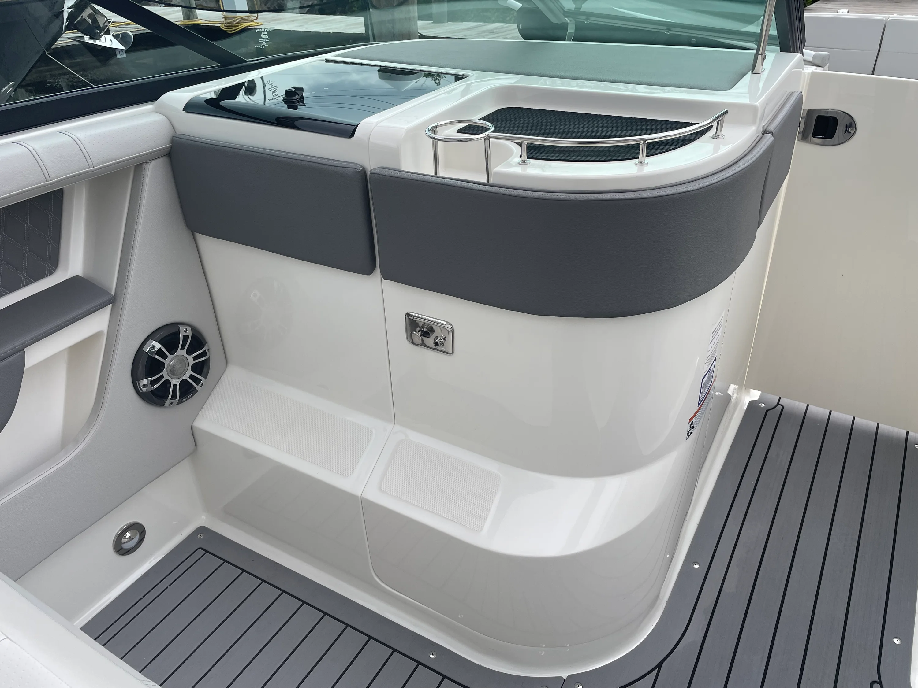 2021 Sea Ray SLX 310 Image Thumbnail #33