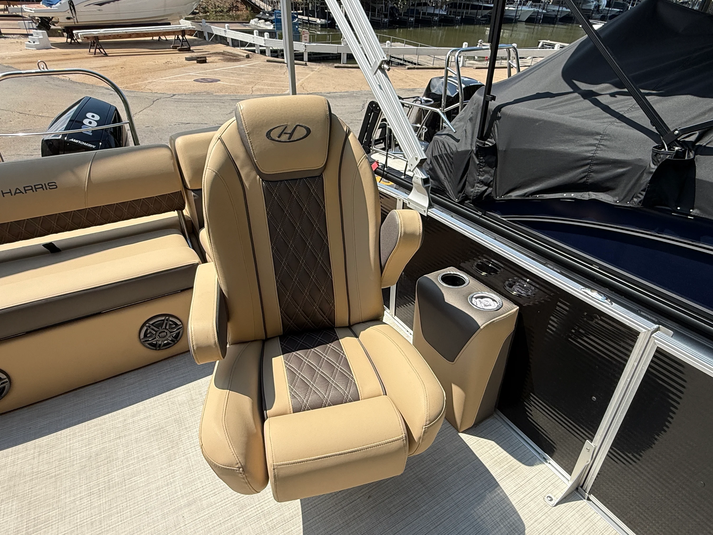 2022 Harris 250 SL Image Thumbnail #16