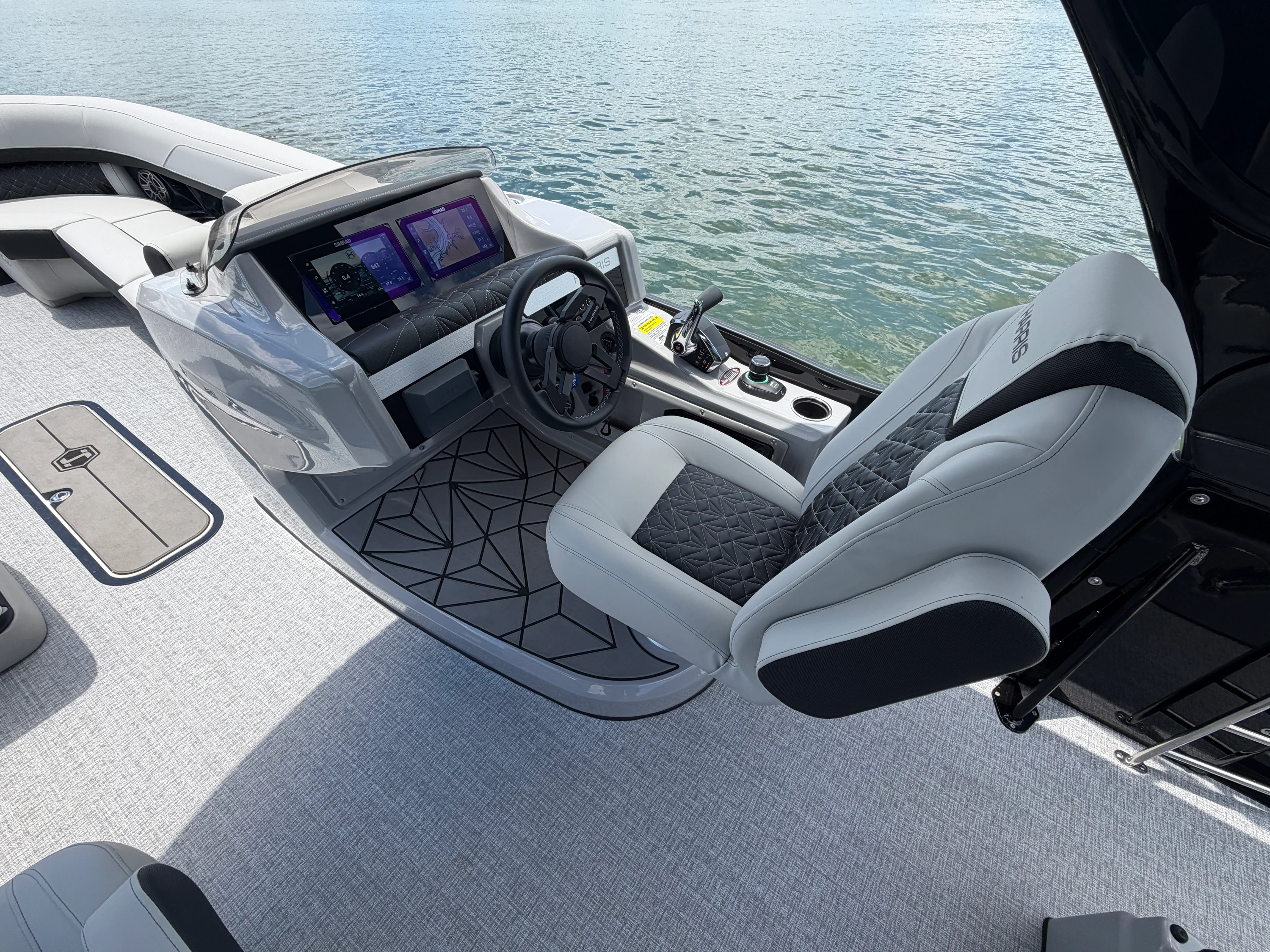 2026 Harris GRAND MARINER 250 Image Thumbnail #25
