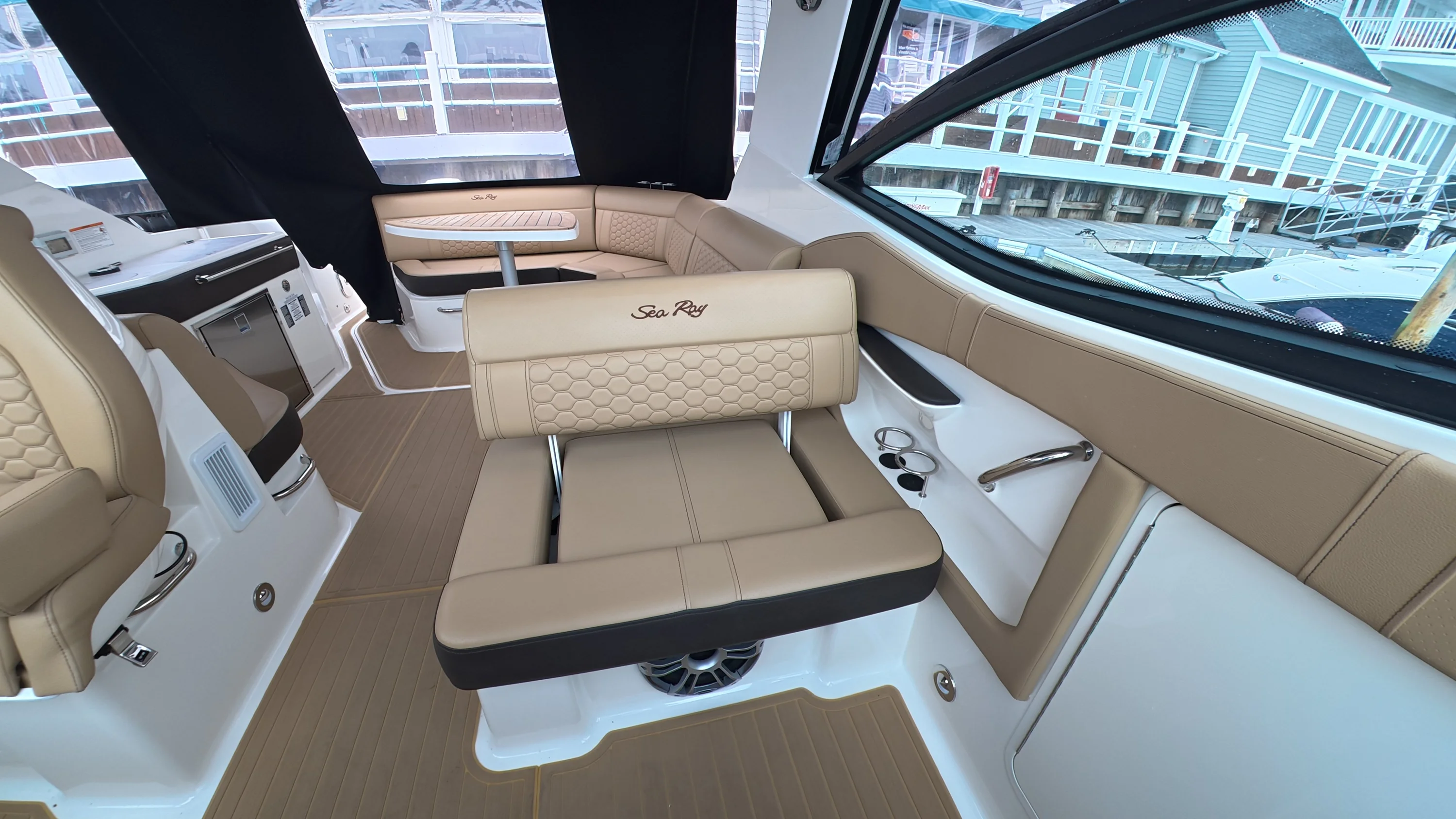 2025 Sea Ray Sundancer 320 Outboard Image Thumbnail #17