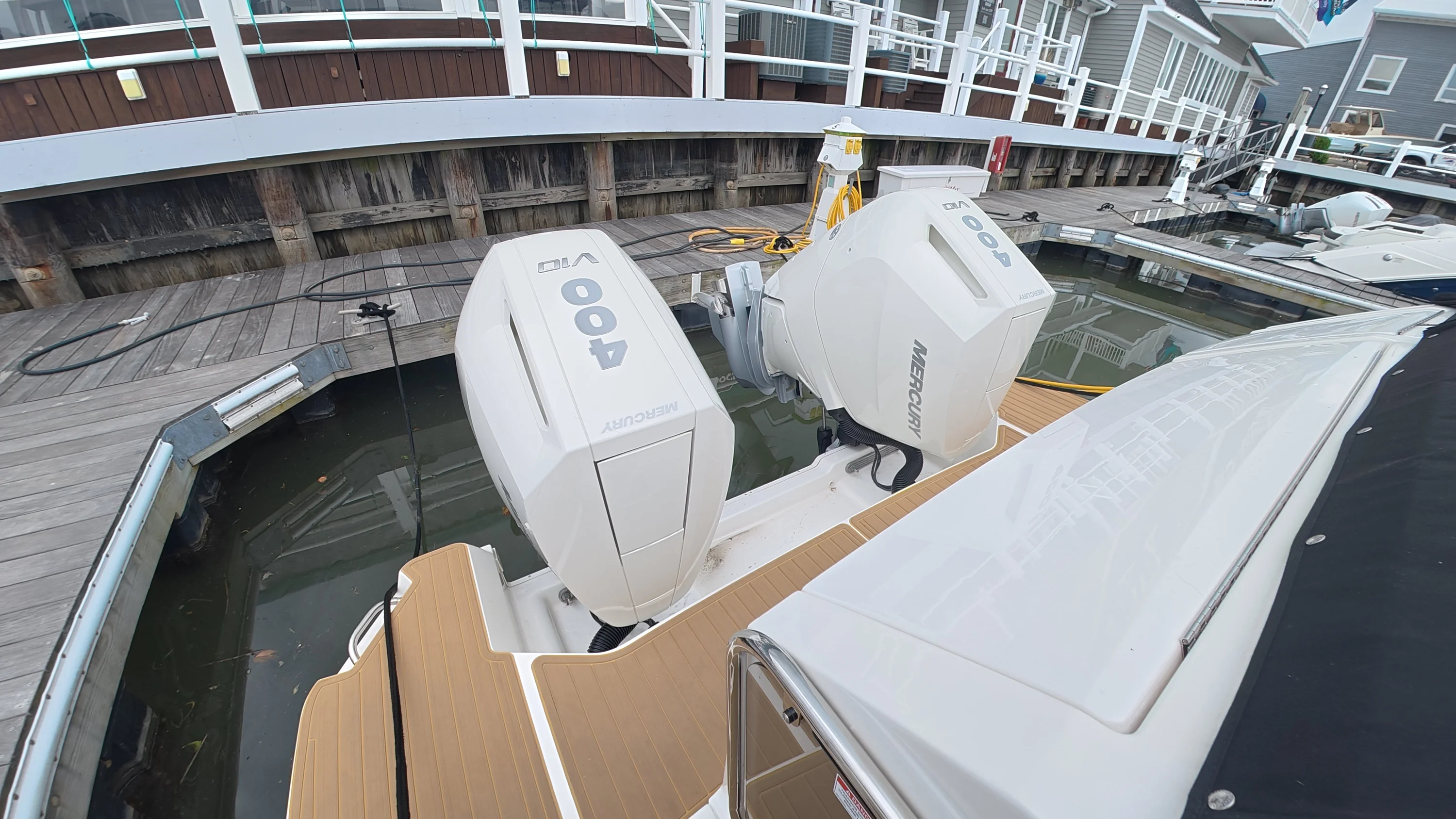 2025 Sea Ray Sundancer 320 Outboard Image Thumbnail #4