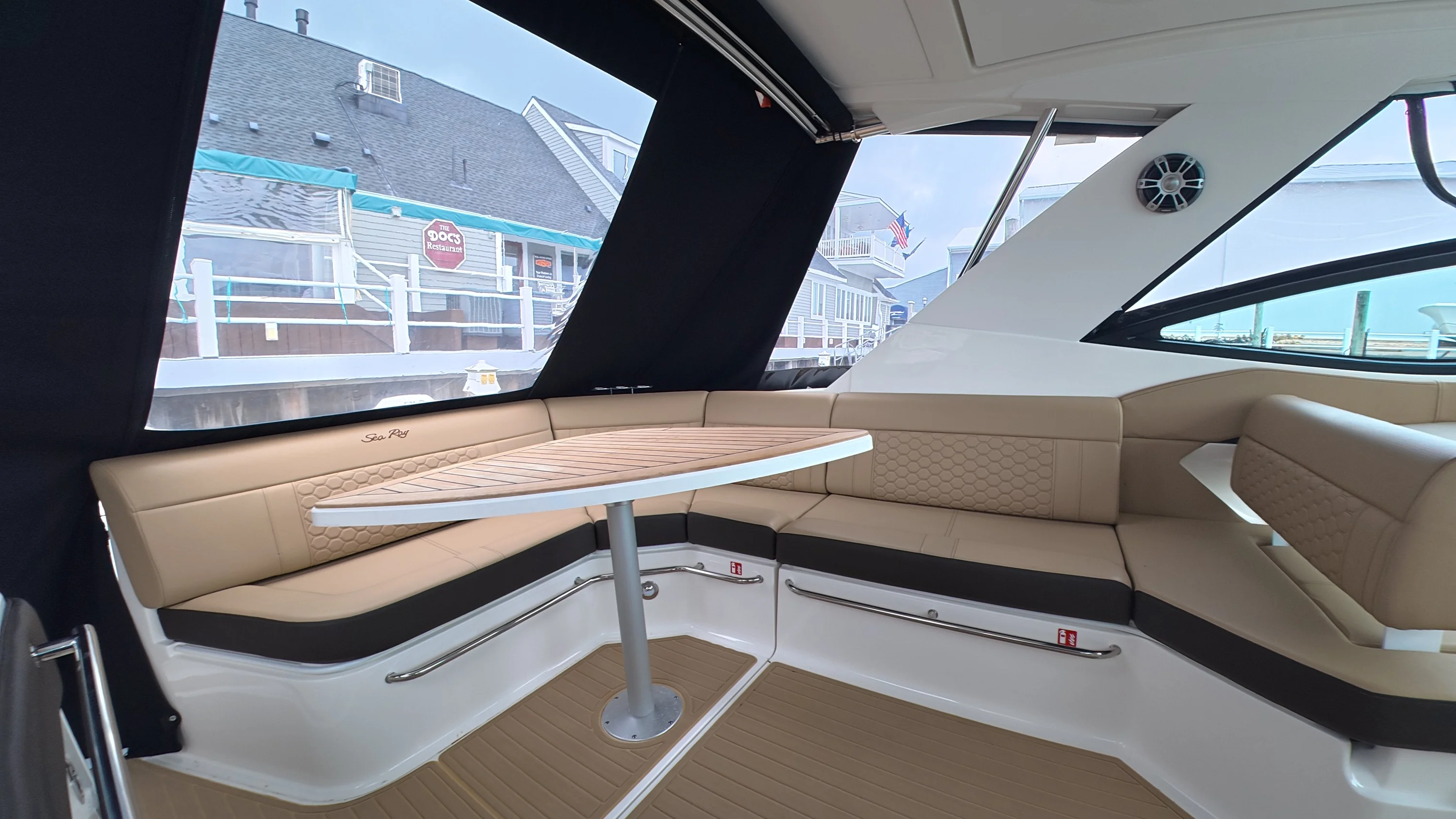 2025 Sea Ray Sundancer 320 Outboard Image Thumbnail #8