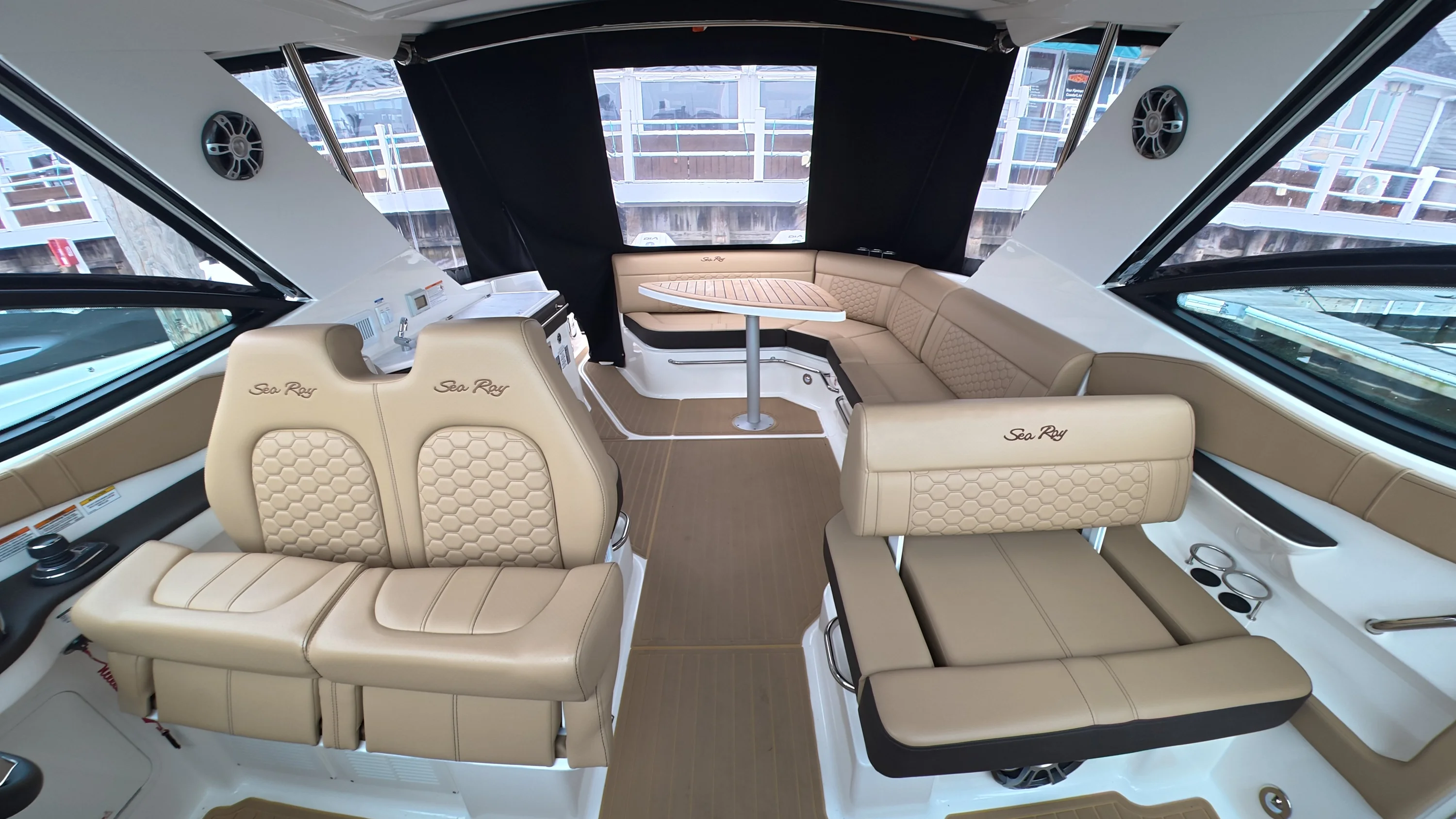 2025 Sea Ray Sundancer 320 Outboard Image Thumbnail #16