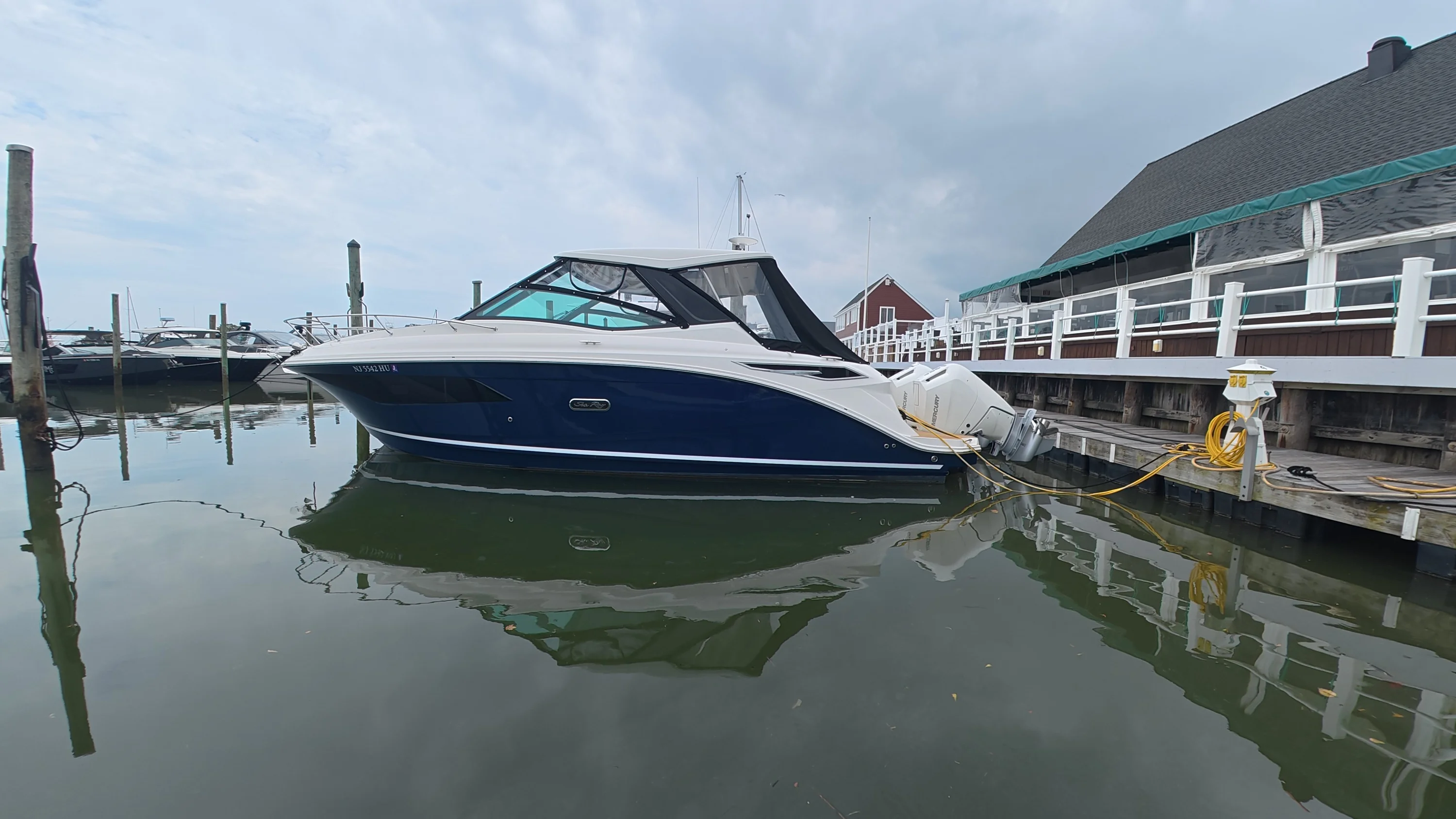 2025 Sea Ray Sundancer 320 Outboard Image Thumbnail #0