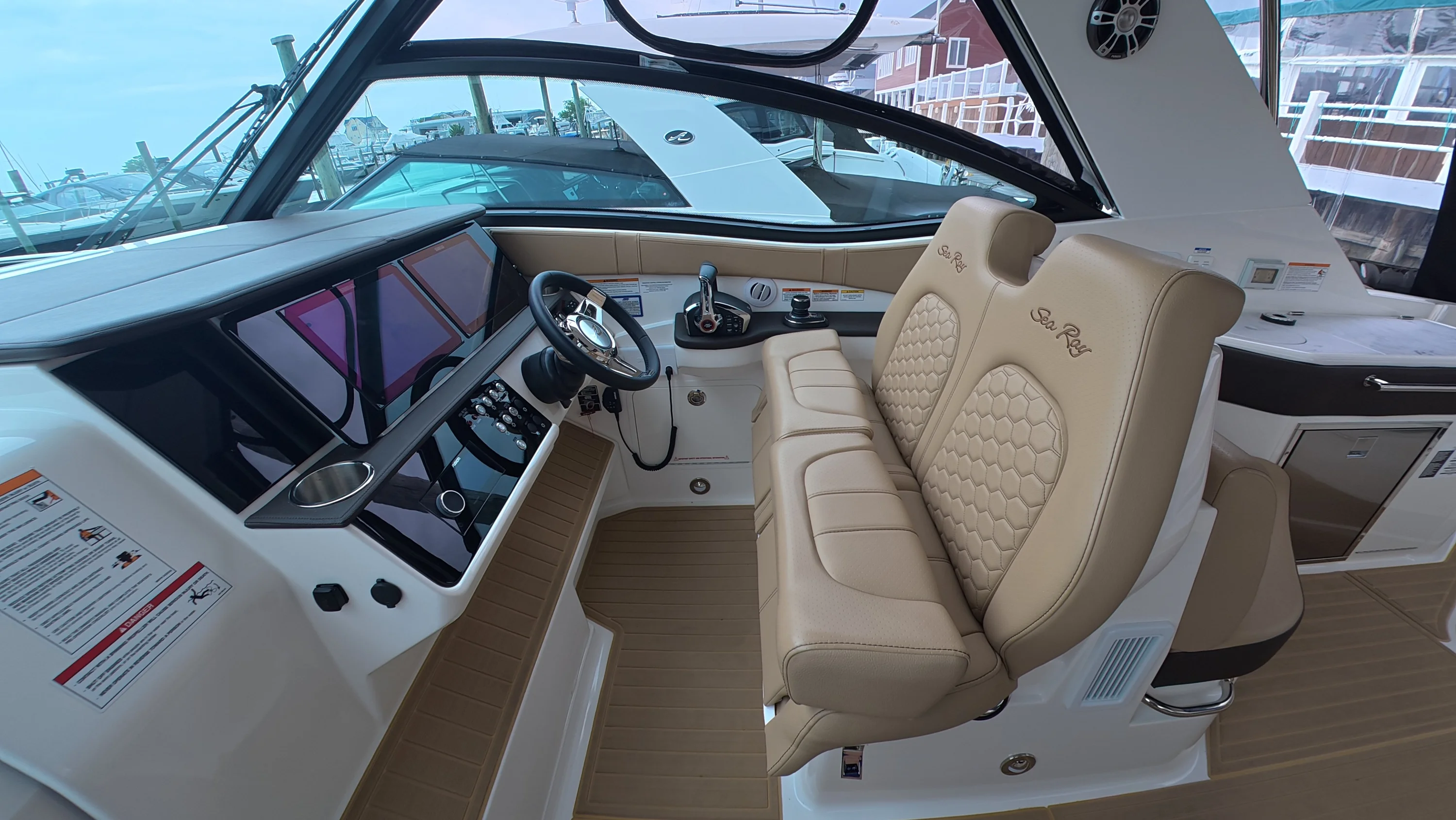 2025 Sea Ray Sundancer 320 Outboard Image Thumbnail #19