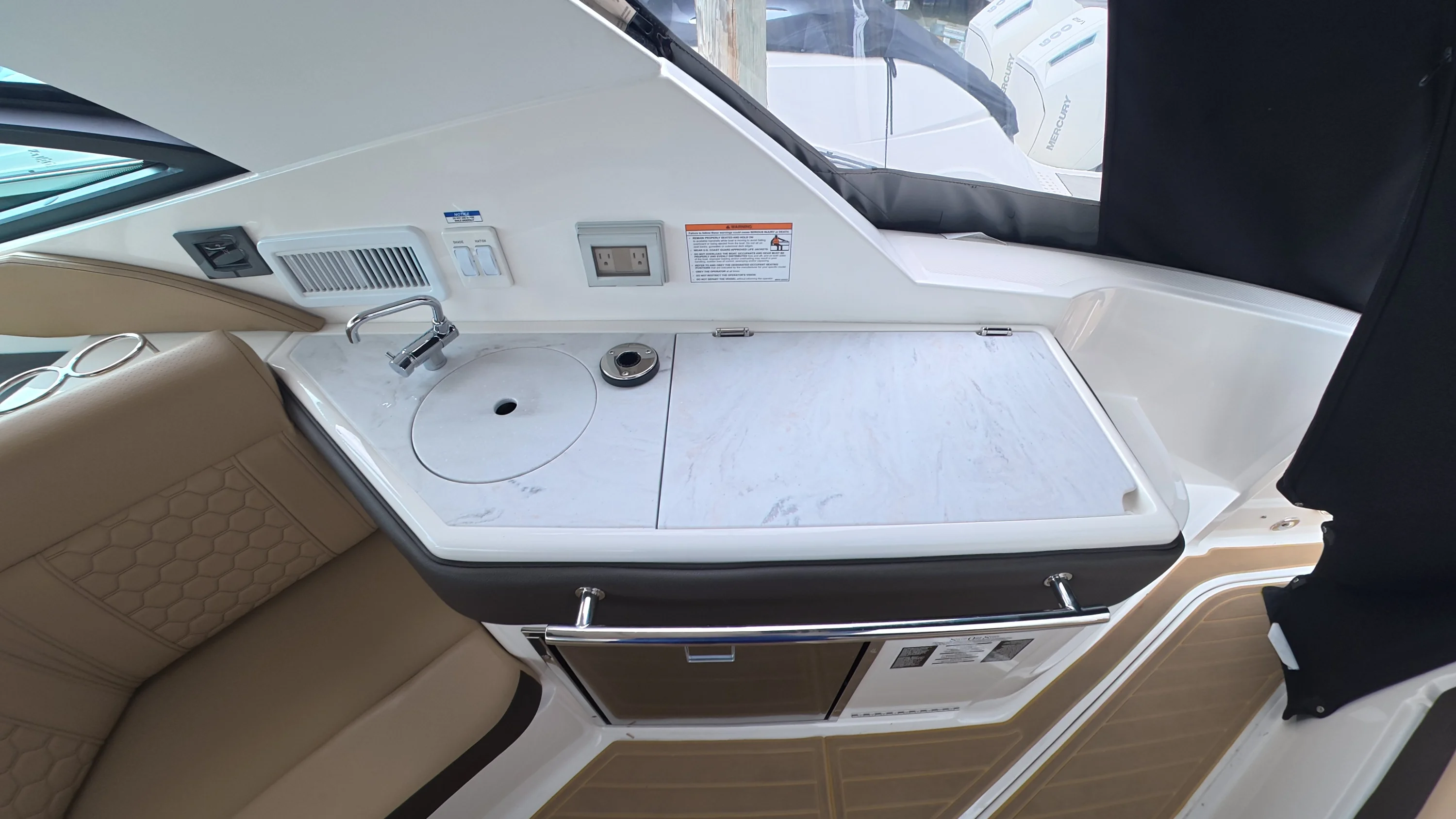 2025 Sea Ray Sundancer 320 Outboard Image Thumbnail #12