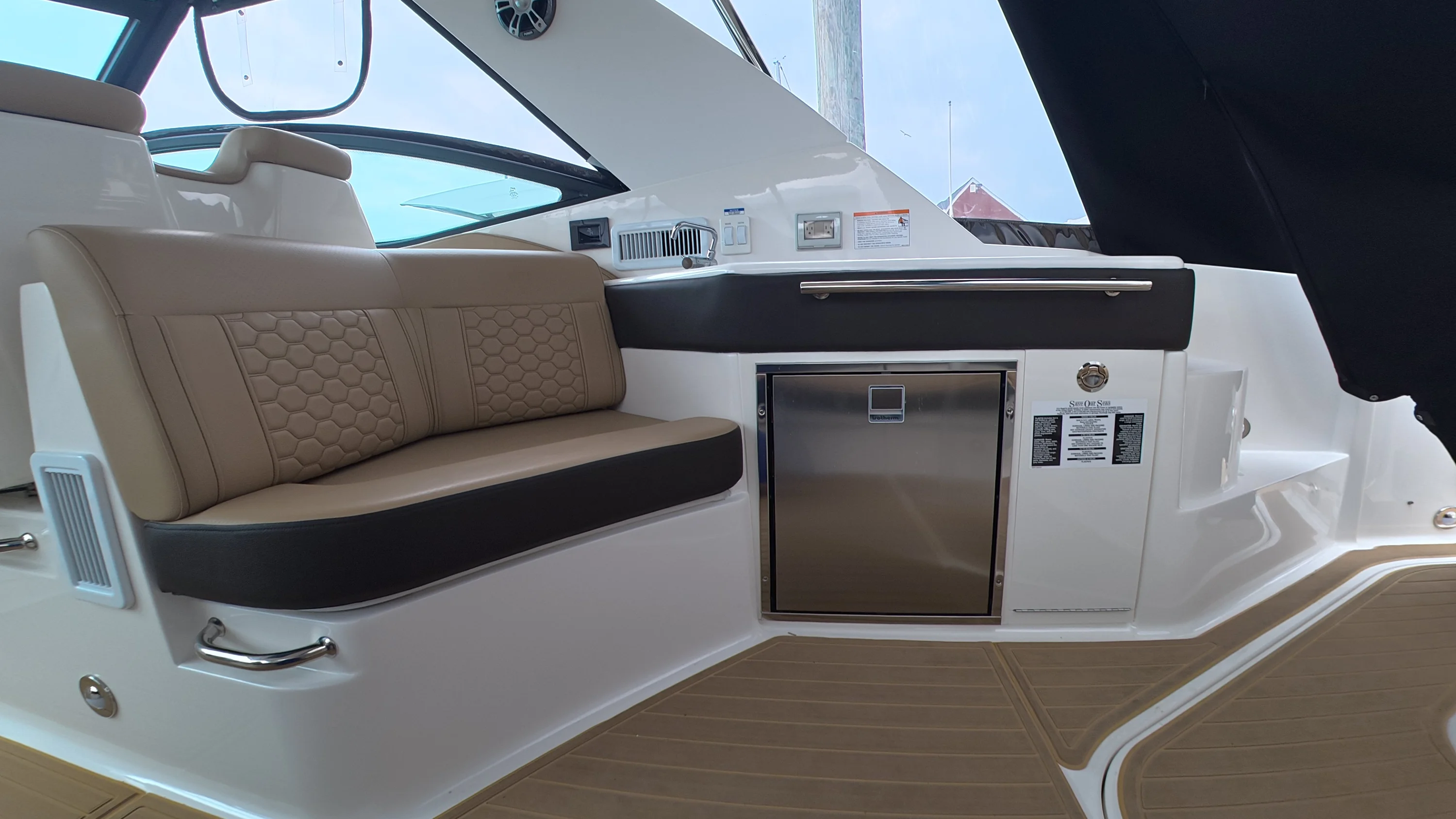 2025 Sea Ray Sundancer 320 Outboard Image Thumbnail #10