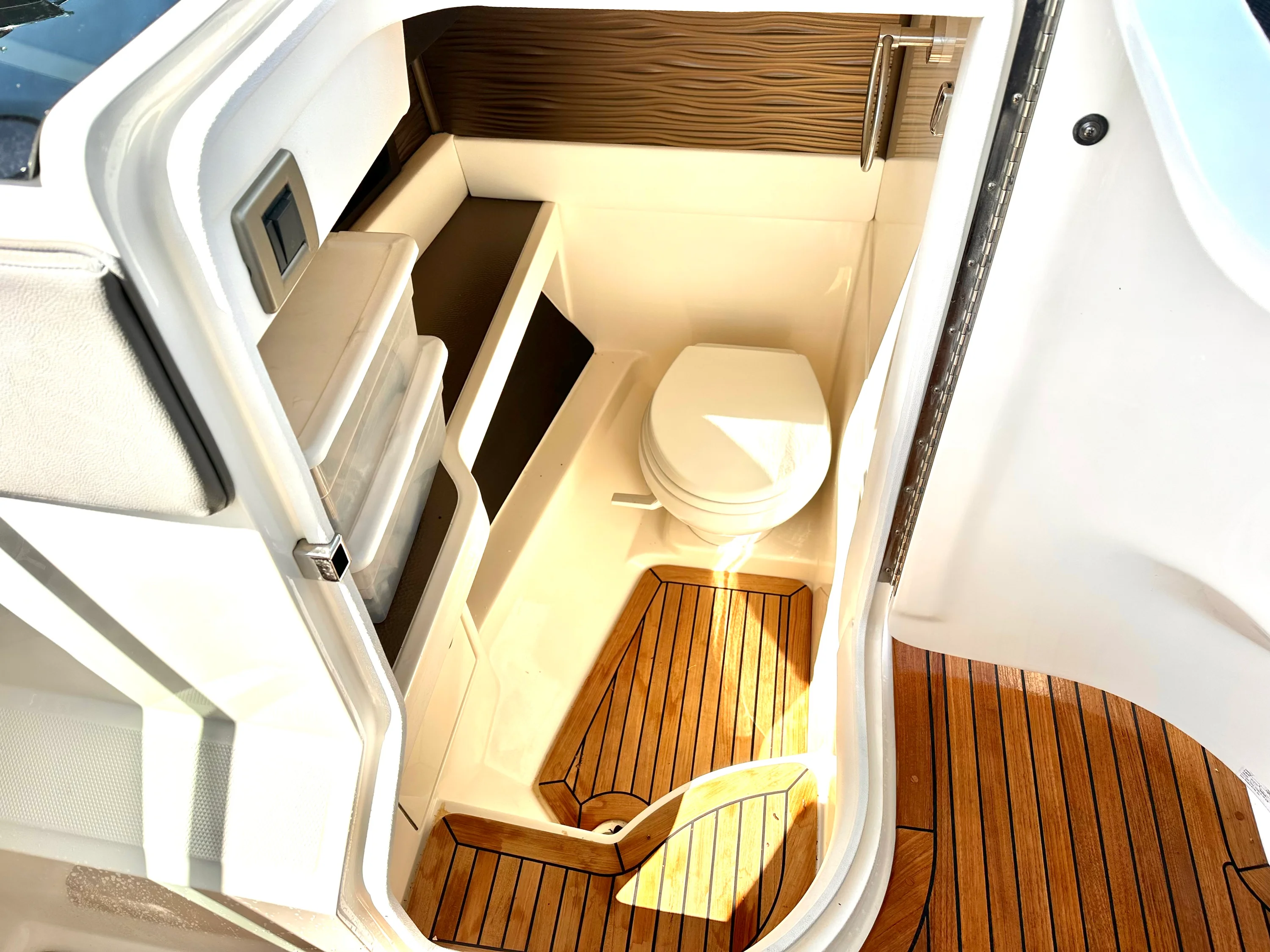 2022 Sea Ray 310 SLX OB Image Thumbnail #33