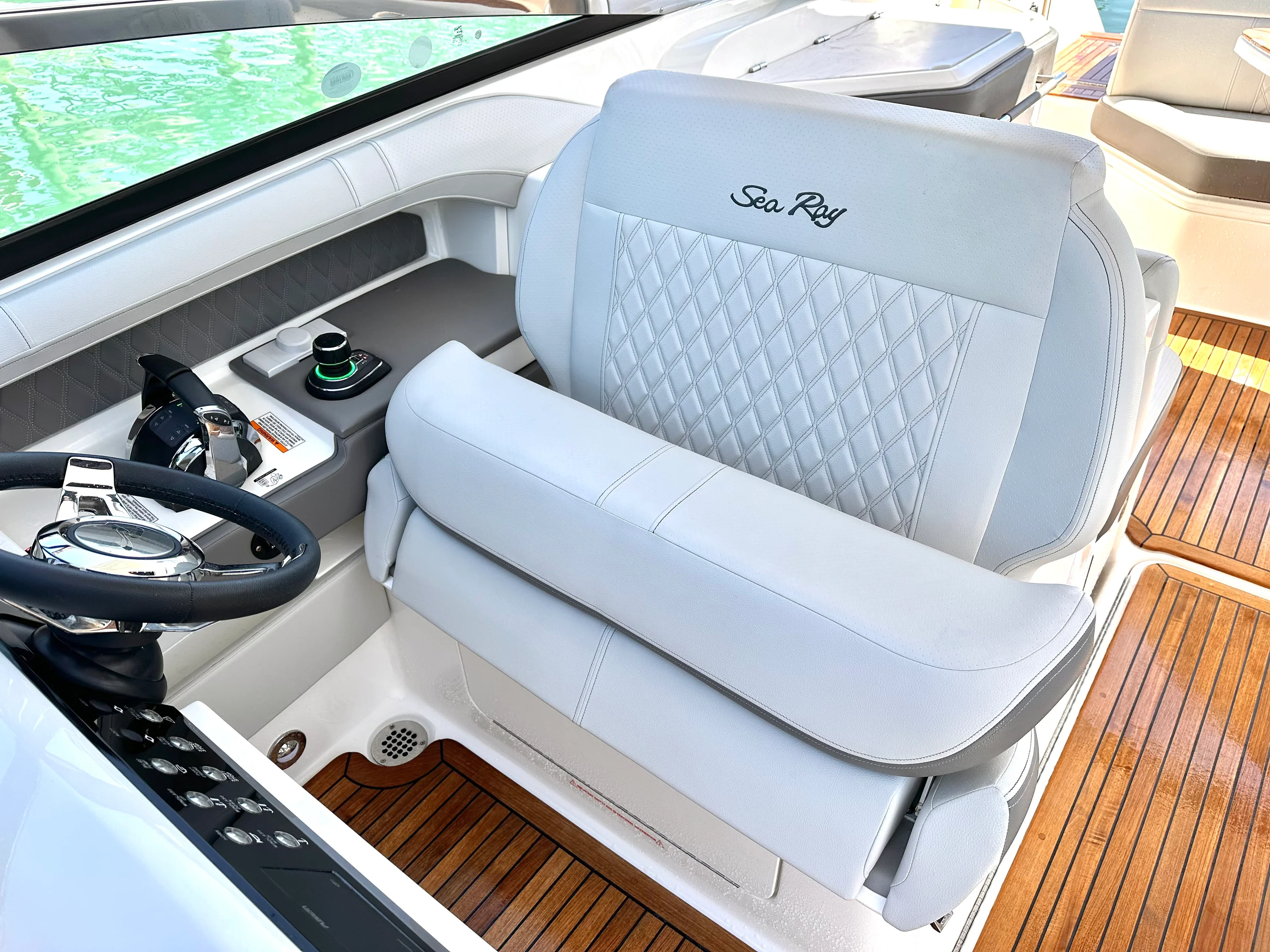 2022 Sea Ray 310 SLX OB Image Thumbnail #30