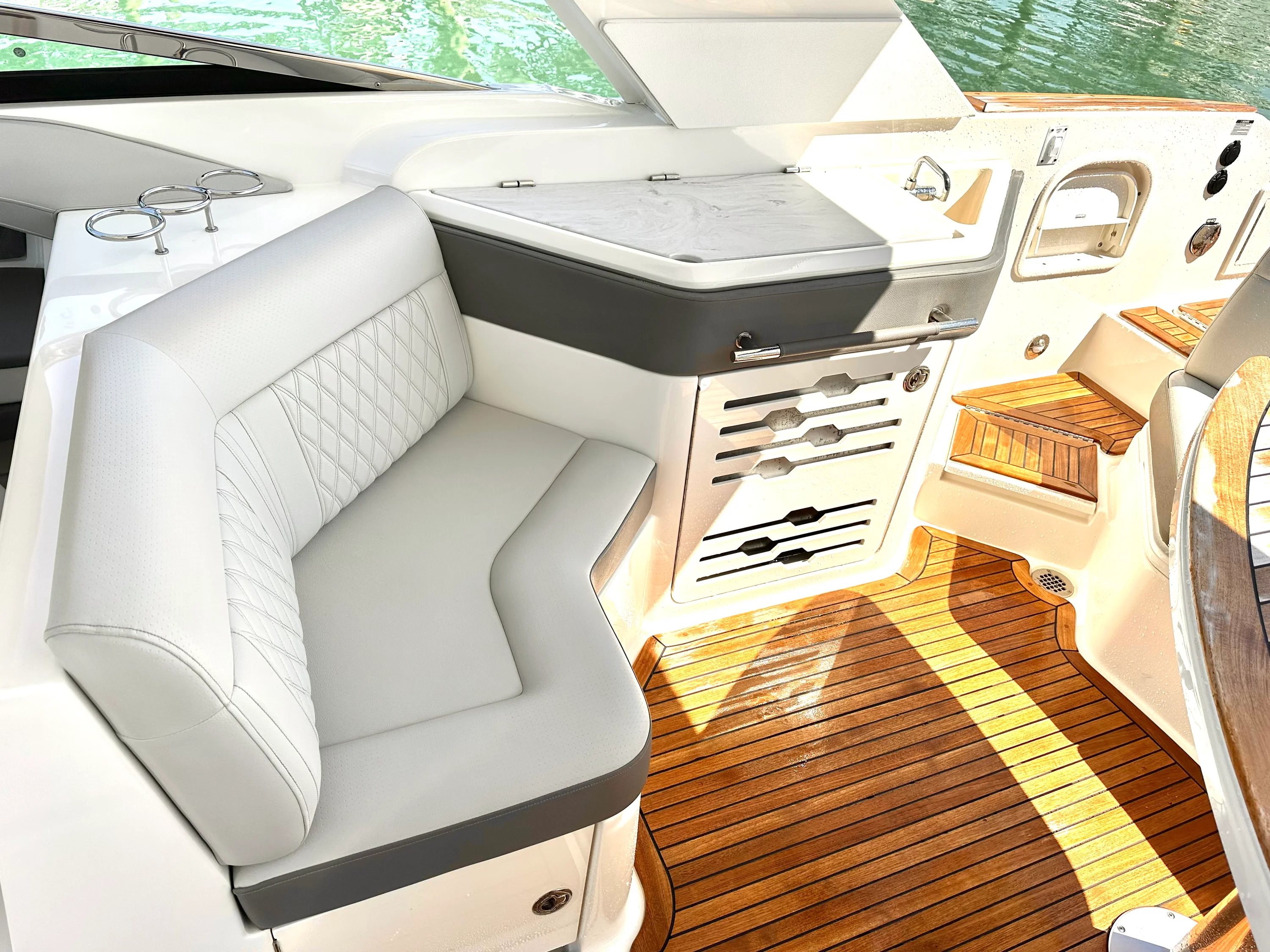 2022 Sea Ray 310 SLX OB Image Thumbnail #20