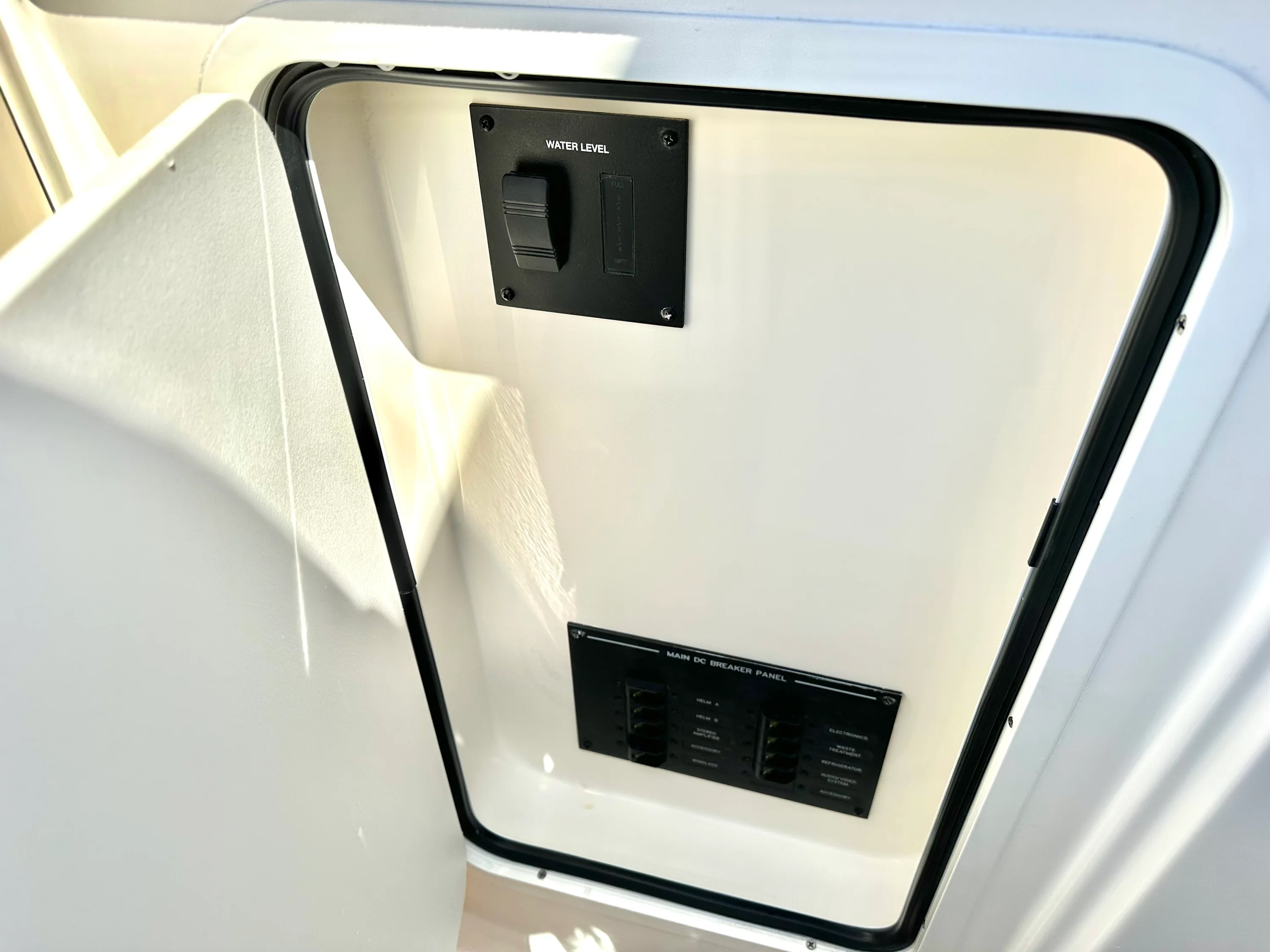2022 Sea Ray 310 SLX OB Image Thumbnail #34