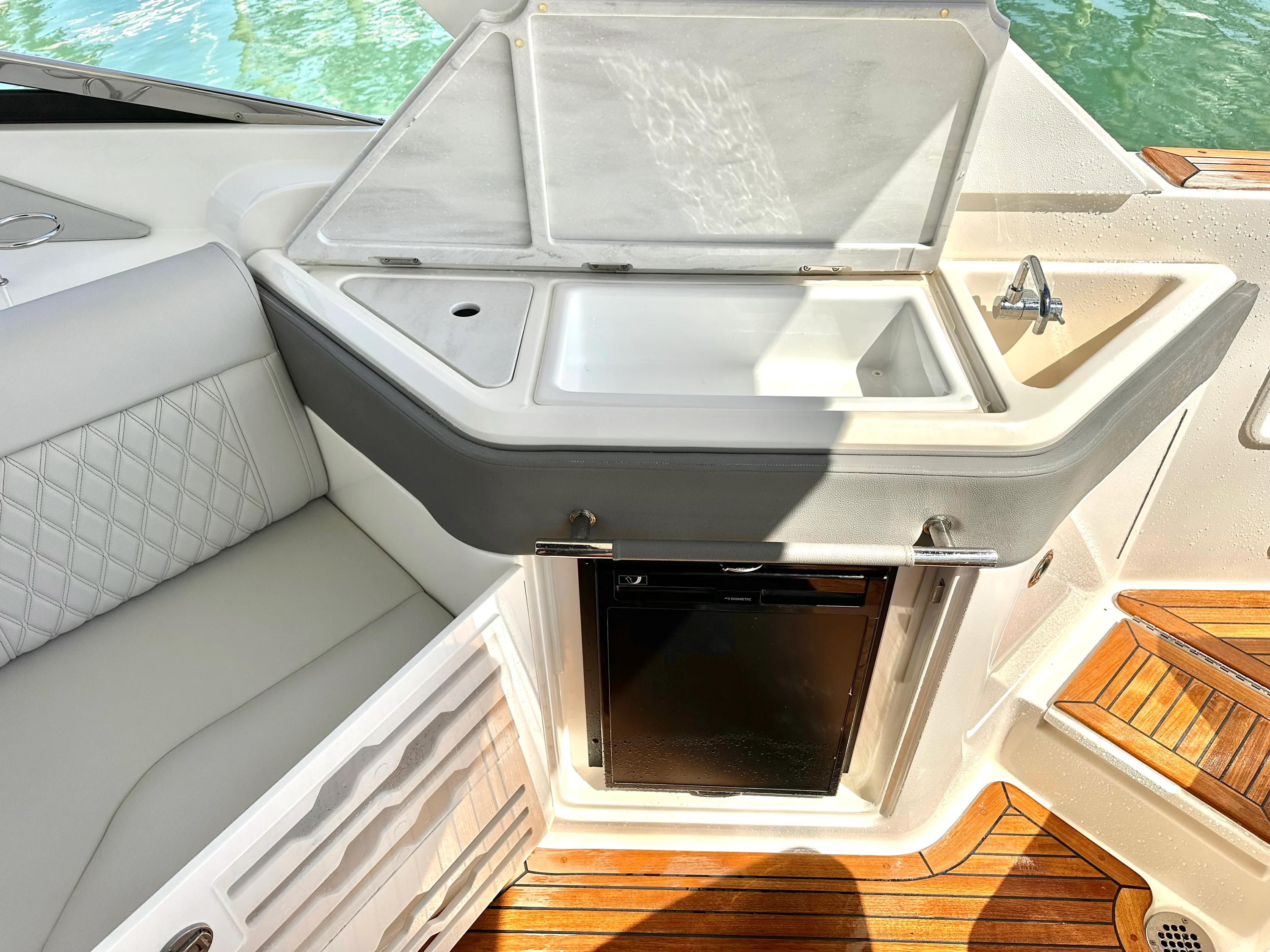 2022 Sea Ray 310 SLX OB Image Thumbnail #19