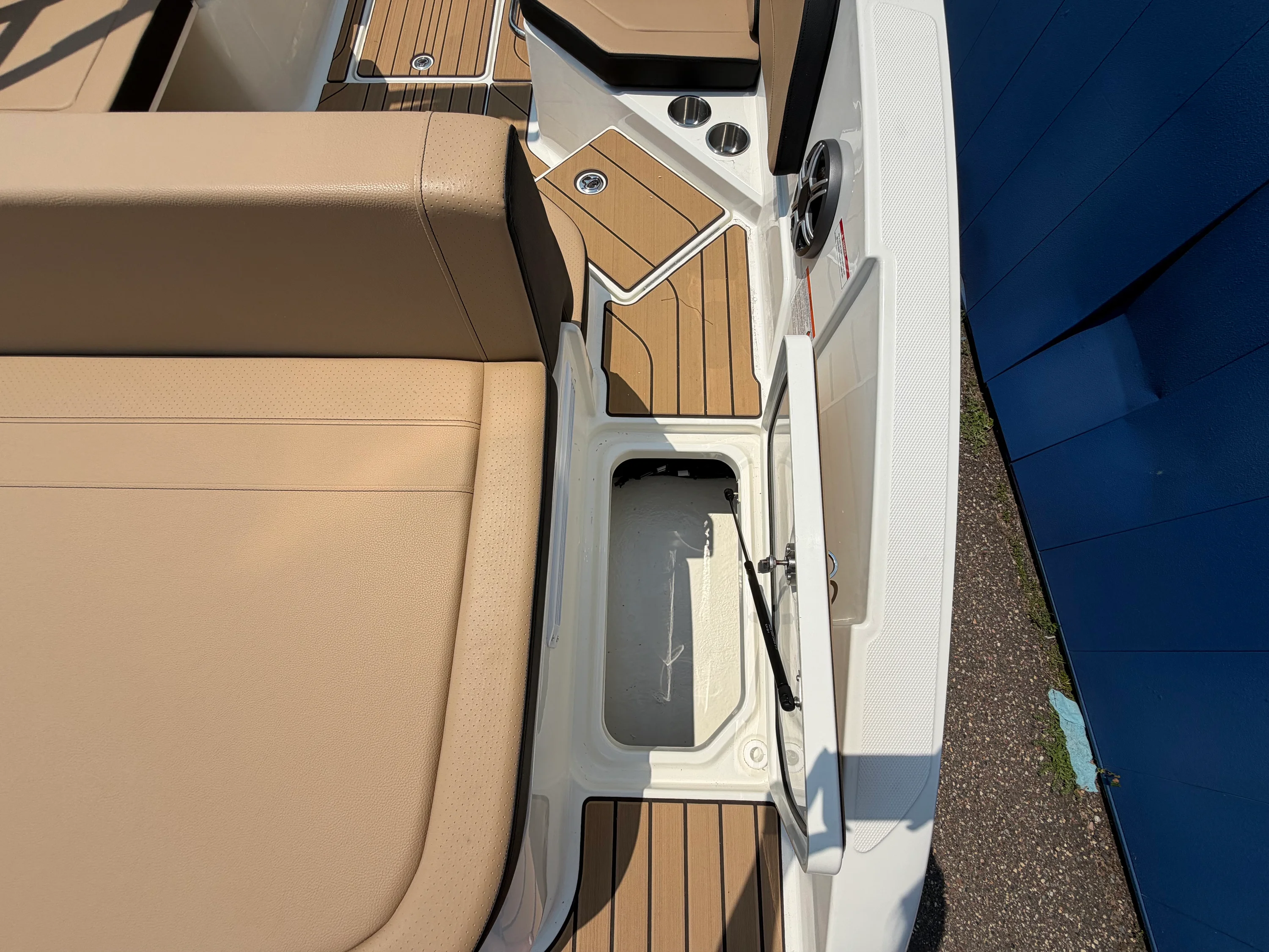 2026 Sea Ray SPX 210 Image Thumbnail #10