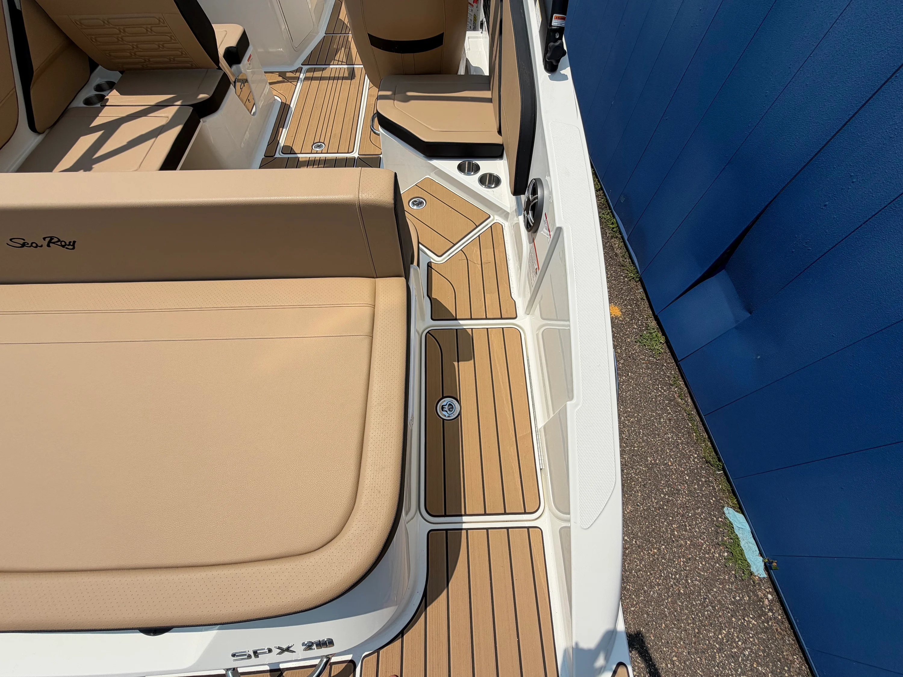 2026 Sea Ray SPX 210 Image Thumbnail #9
